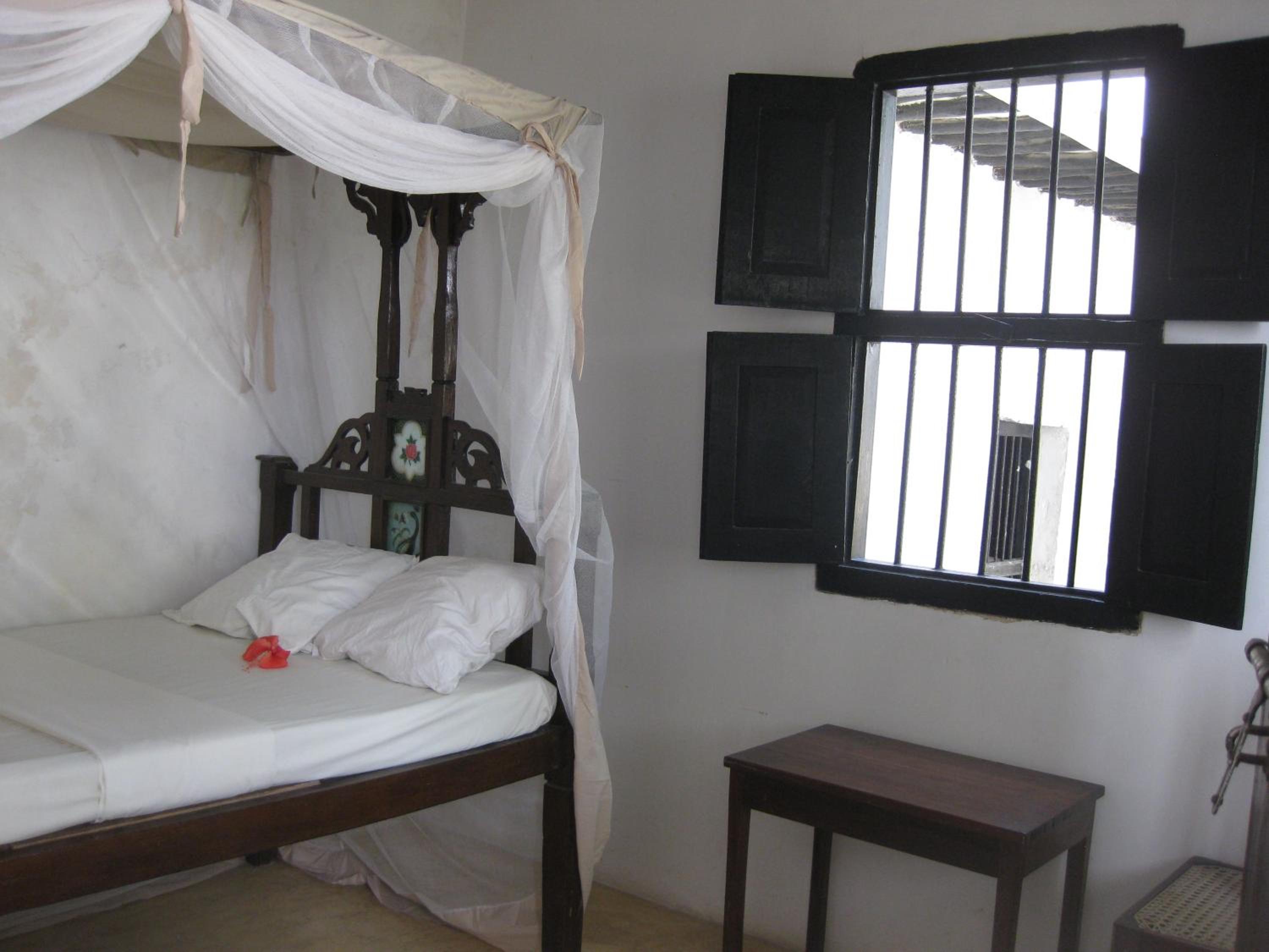Single Room with Shared Bathroom