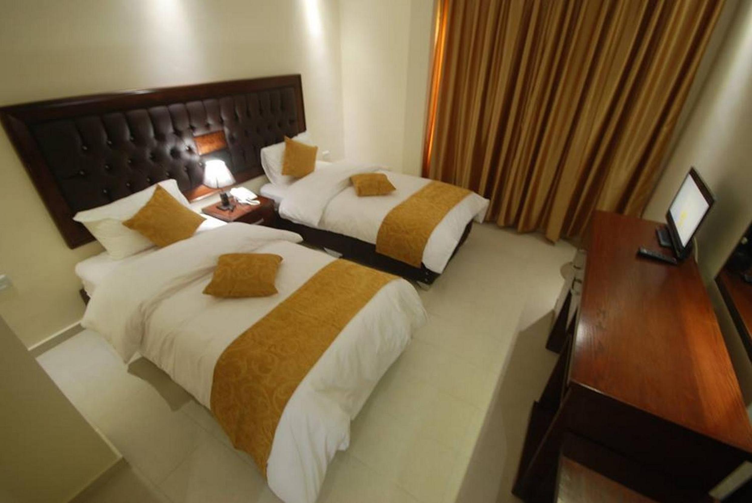 Twin Room - Photo 2