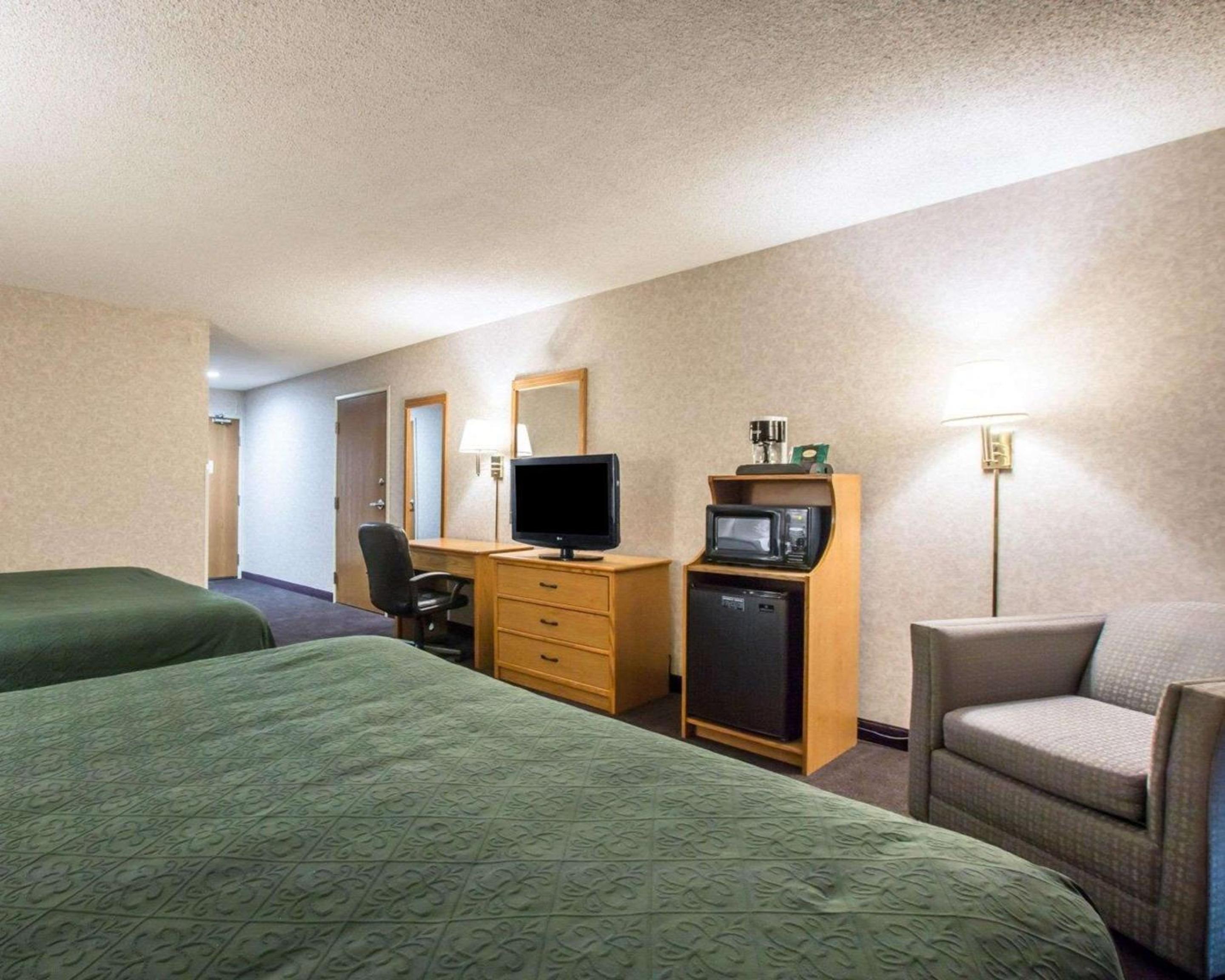 Accessible Room, 2 Queen Beds, Accessible Tub, Non Smoking