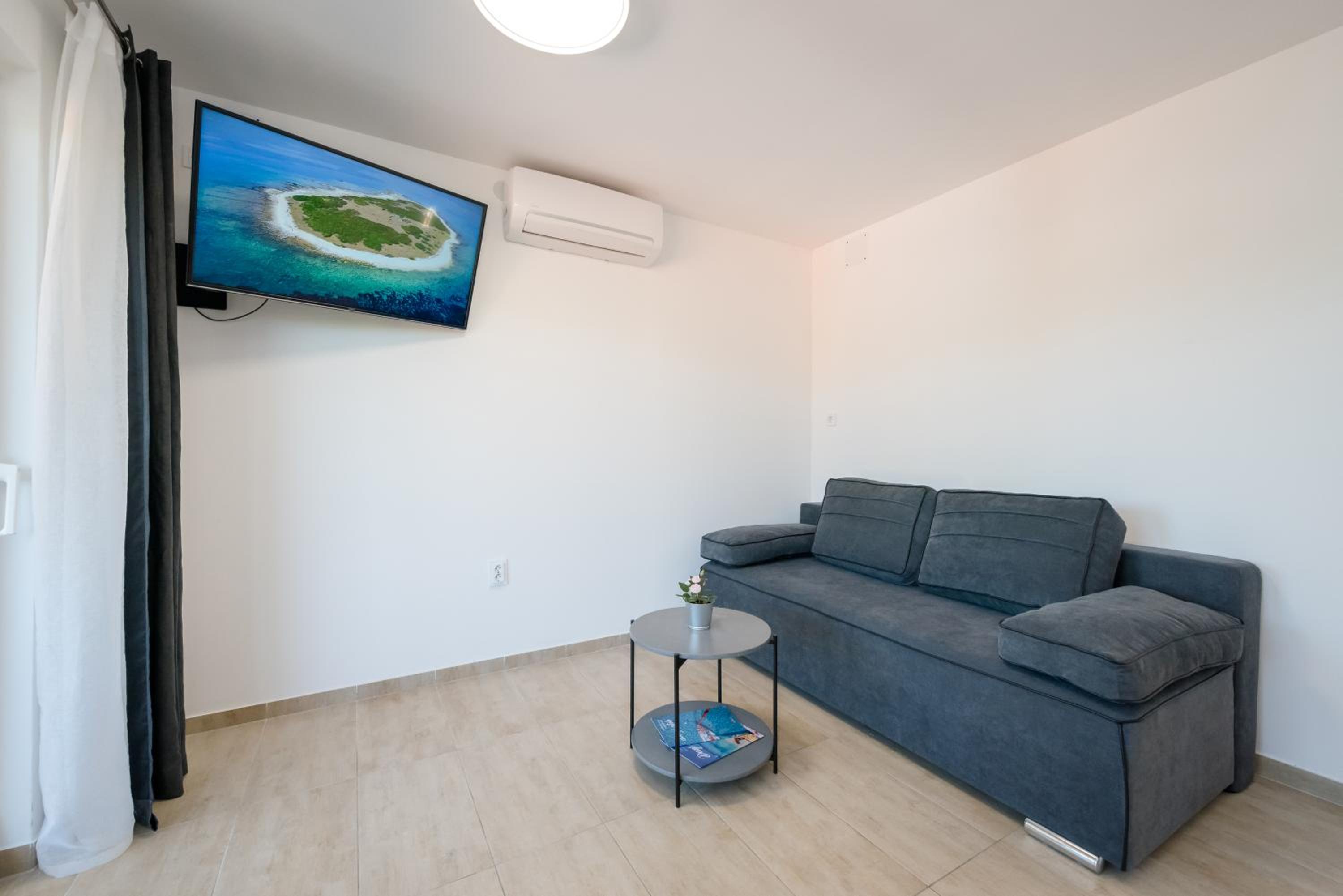Apartment With Sea View