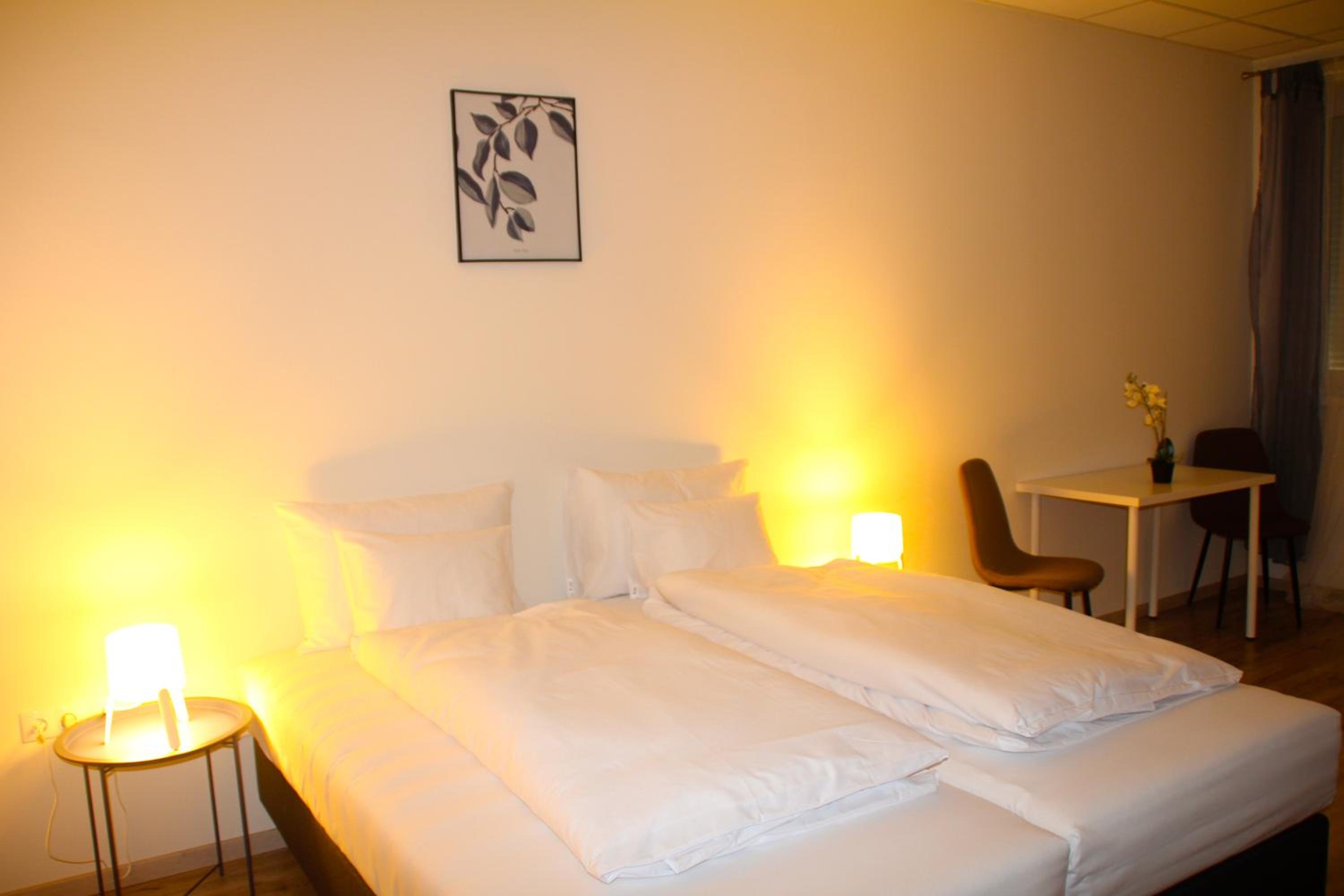 Standard Double or Twin Room - Photo 4
