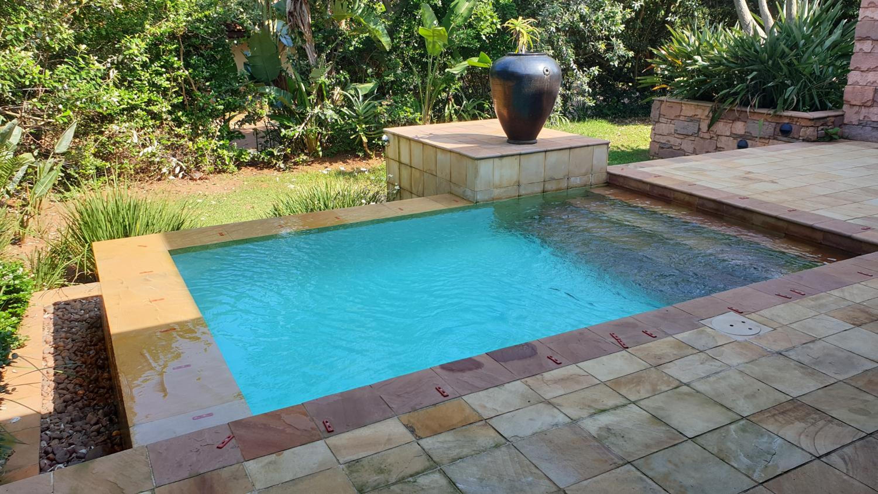 Two-Bedroom Villa - Photo 3