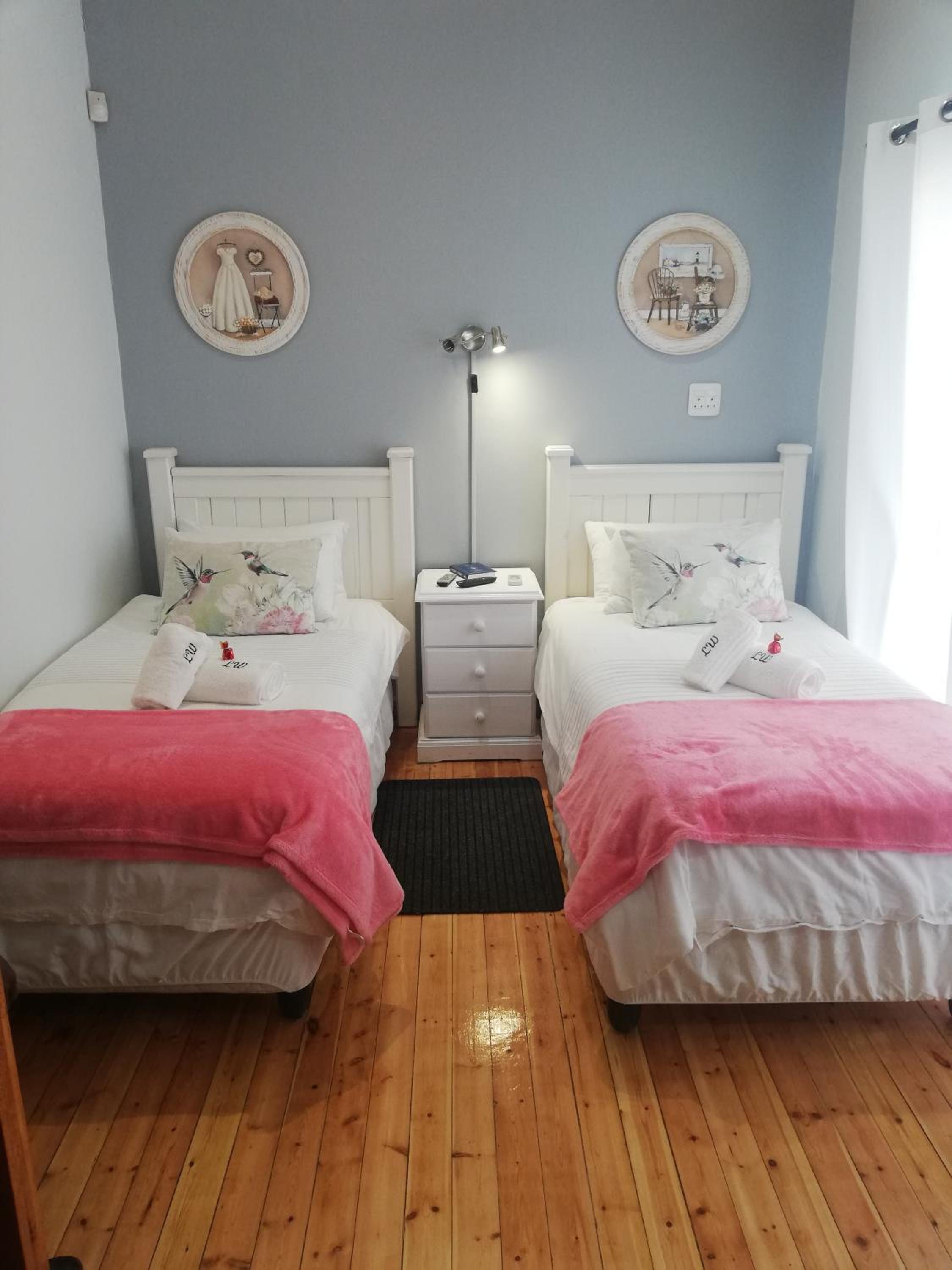 Deluxe Twin Room - Photo 2