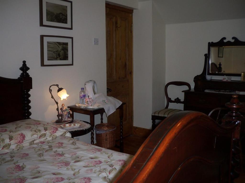 Triple Room with Bath photo 1