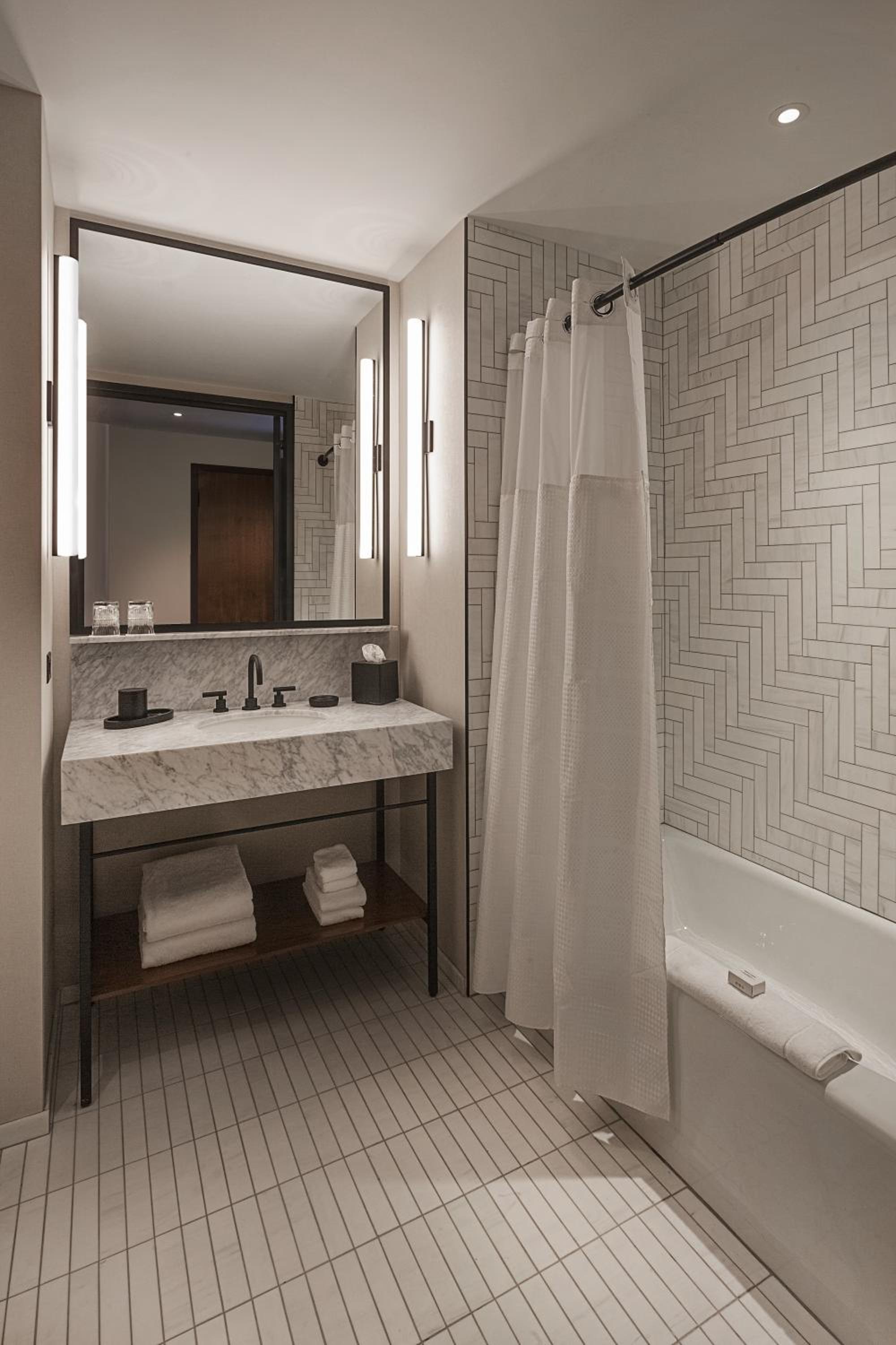 Two Queen Guestroom - Photo 3
