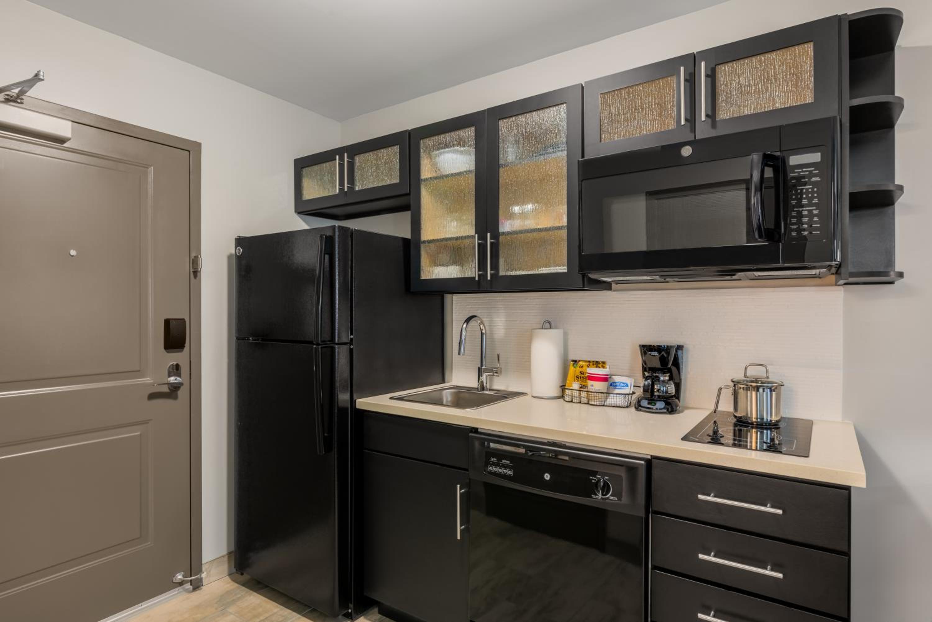 Studio Suite - Photo 5