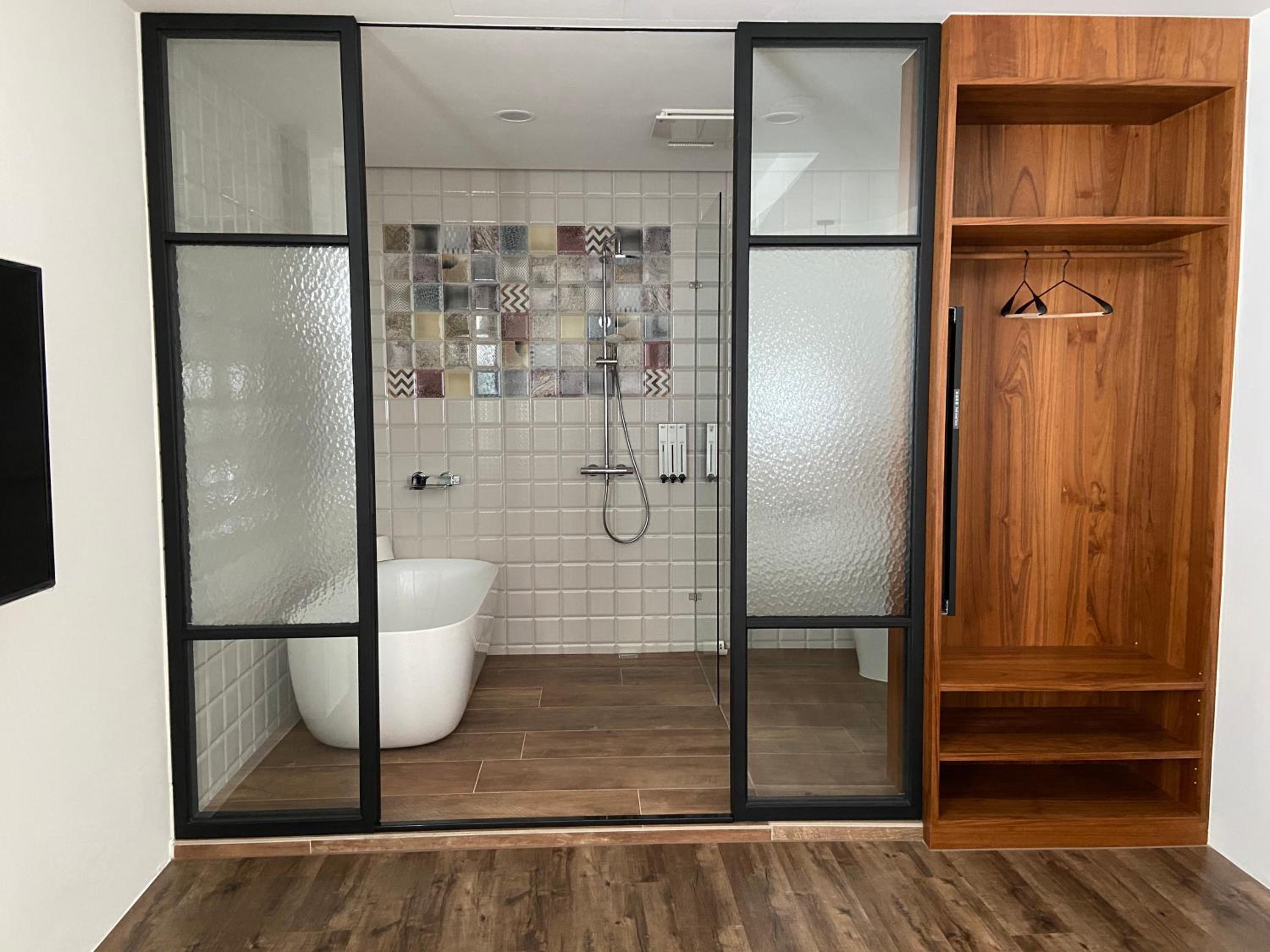 Double Room with Private Bathroom photo 3