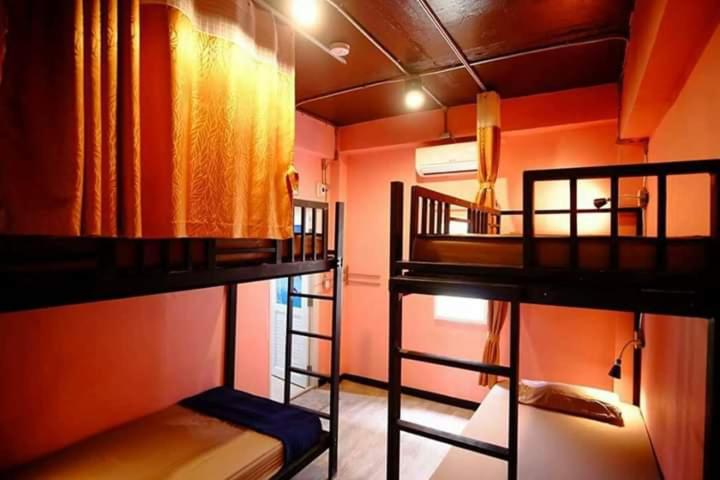 Bed in 4-Bed Mixed Dormitory Room photo 1