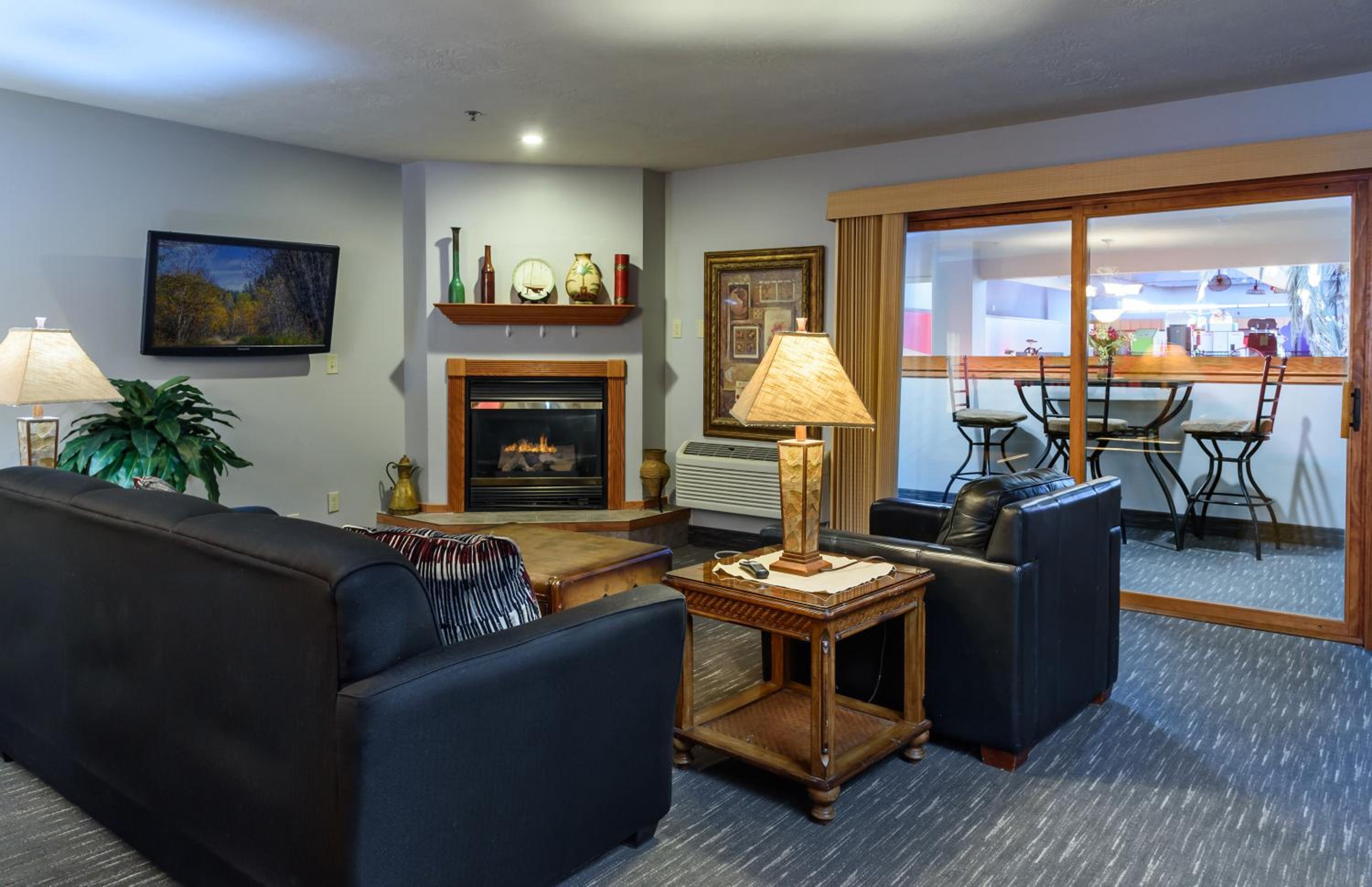 Two-Bedroom Suite - Non-Smoking - Photo 18