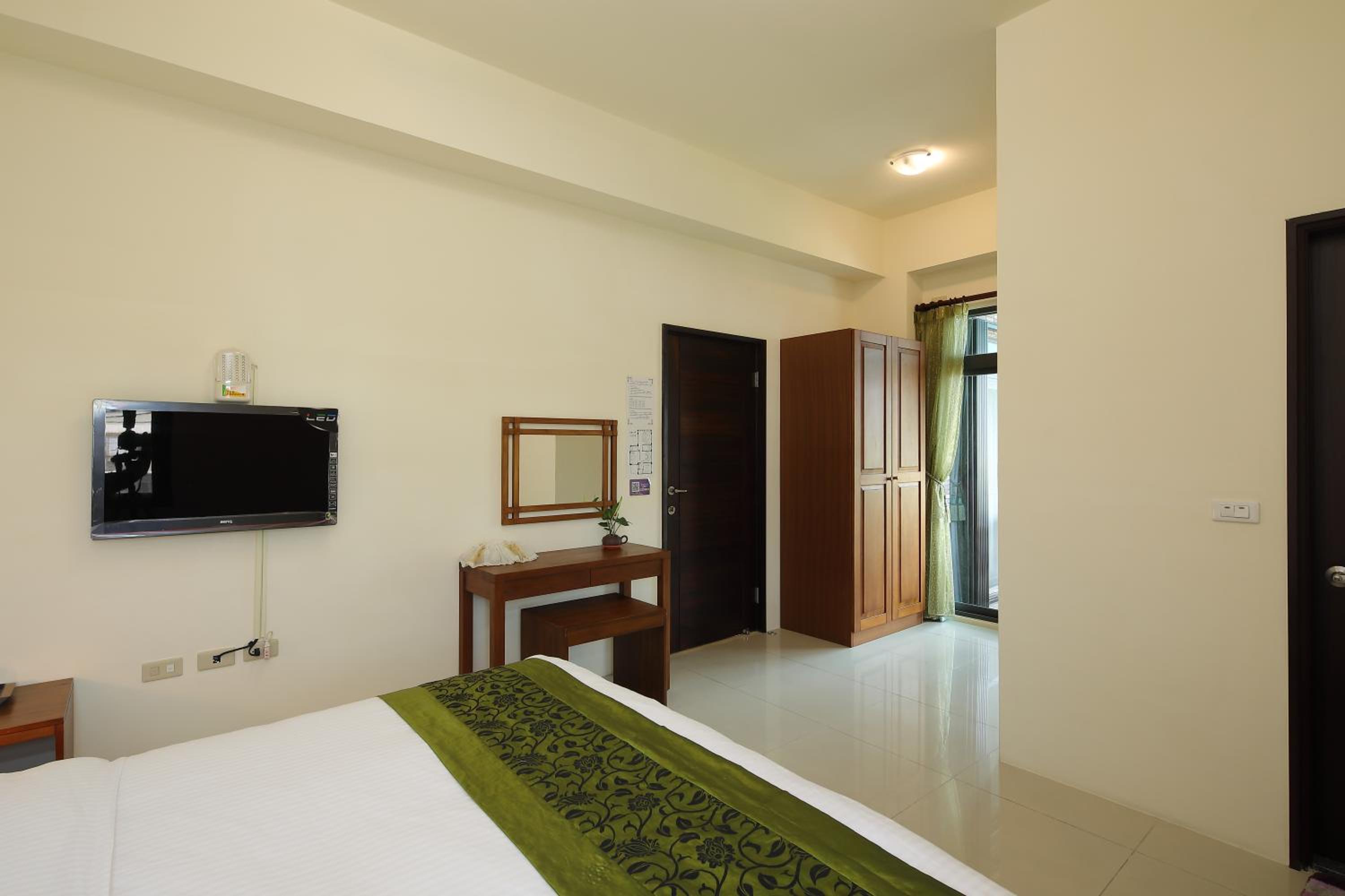 Small Double or Twin Room photo 1