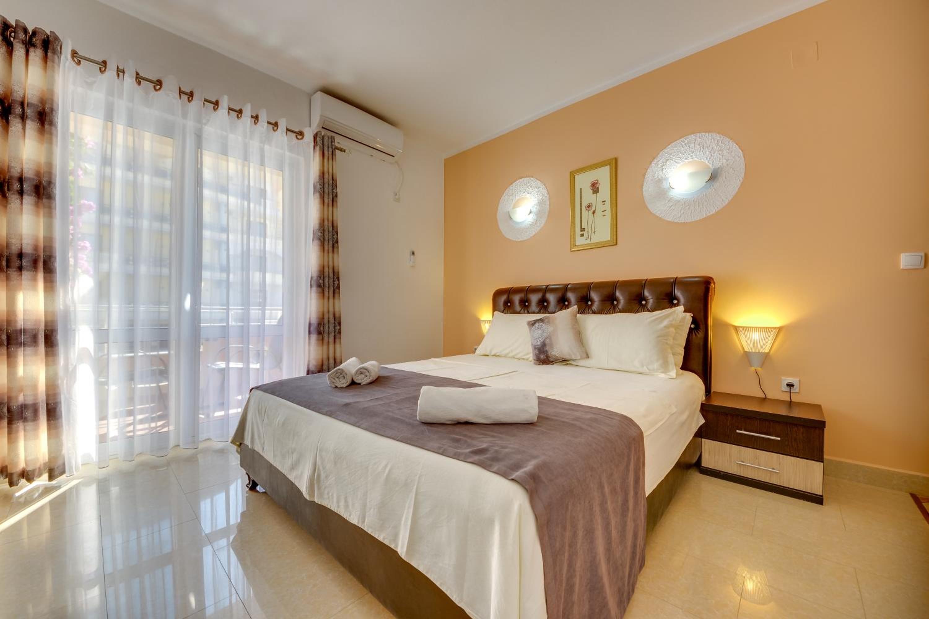 Standard Double Room - Photo 1