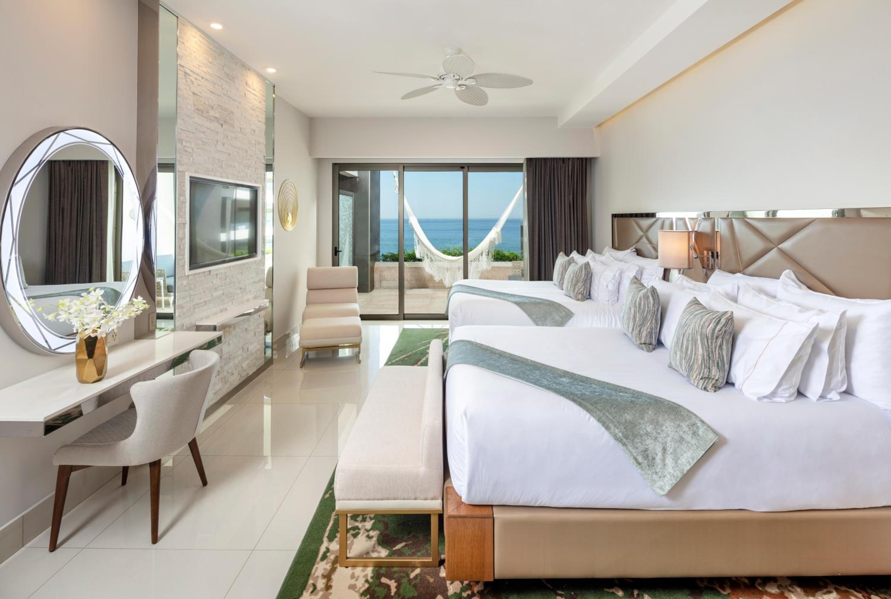 Junior Suite Ocean View - 2 Queen Beds - Photo 1