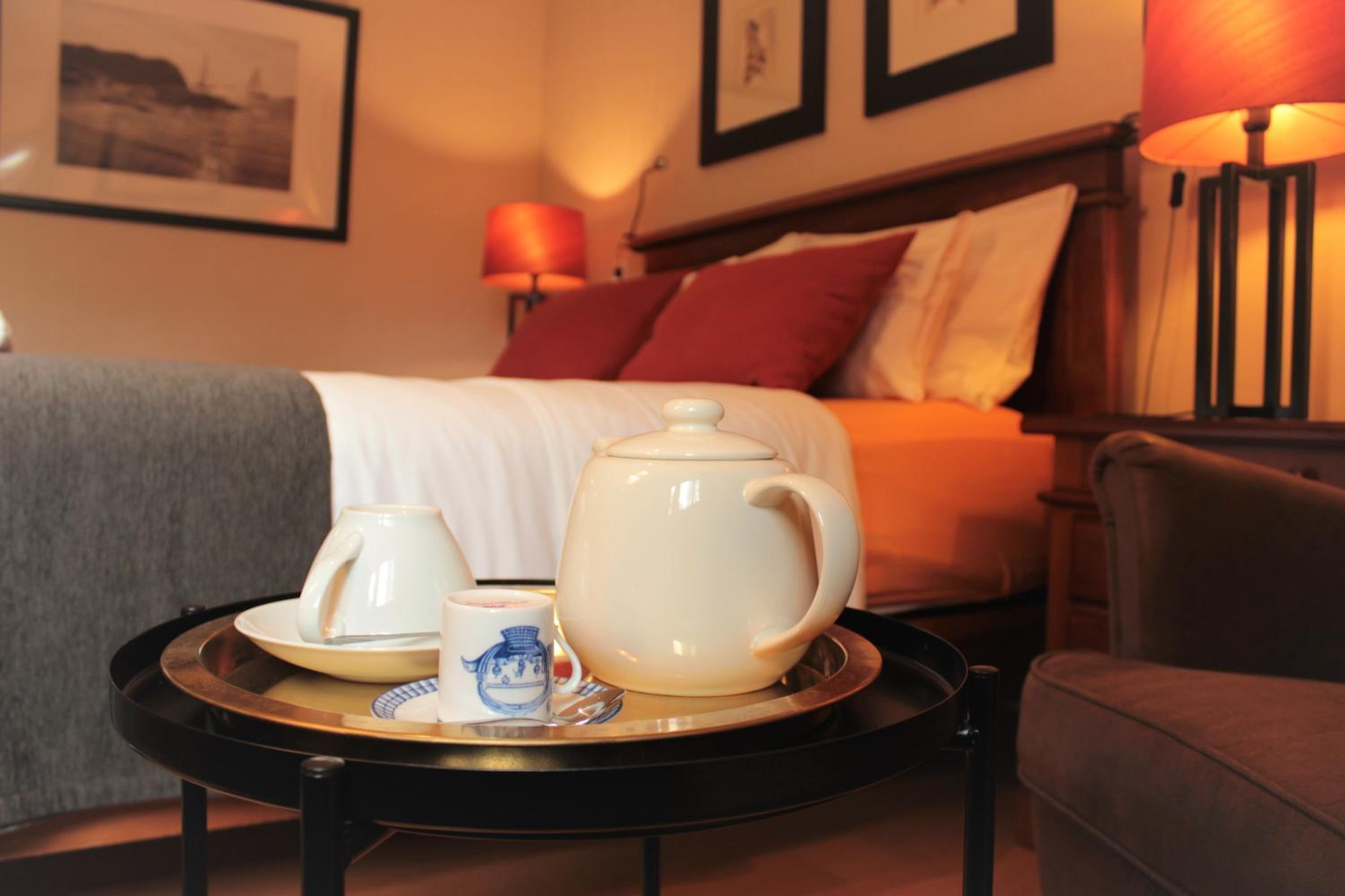 Deluxe Queen Suite - Photo 20