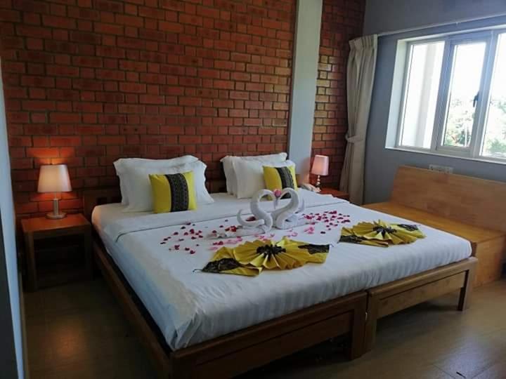 Deluxe Double or Twin Room with Balcony