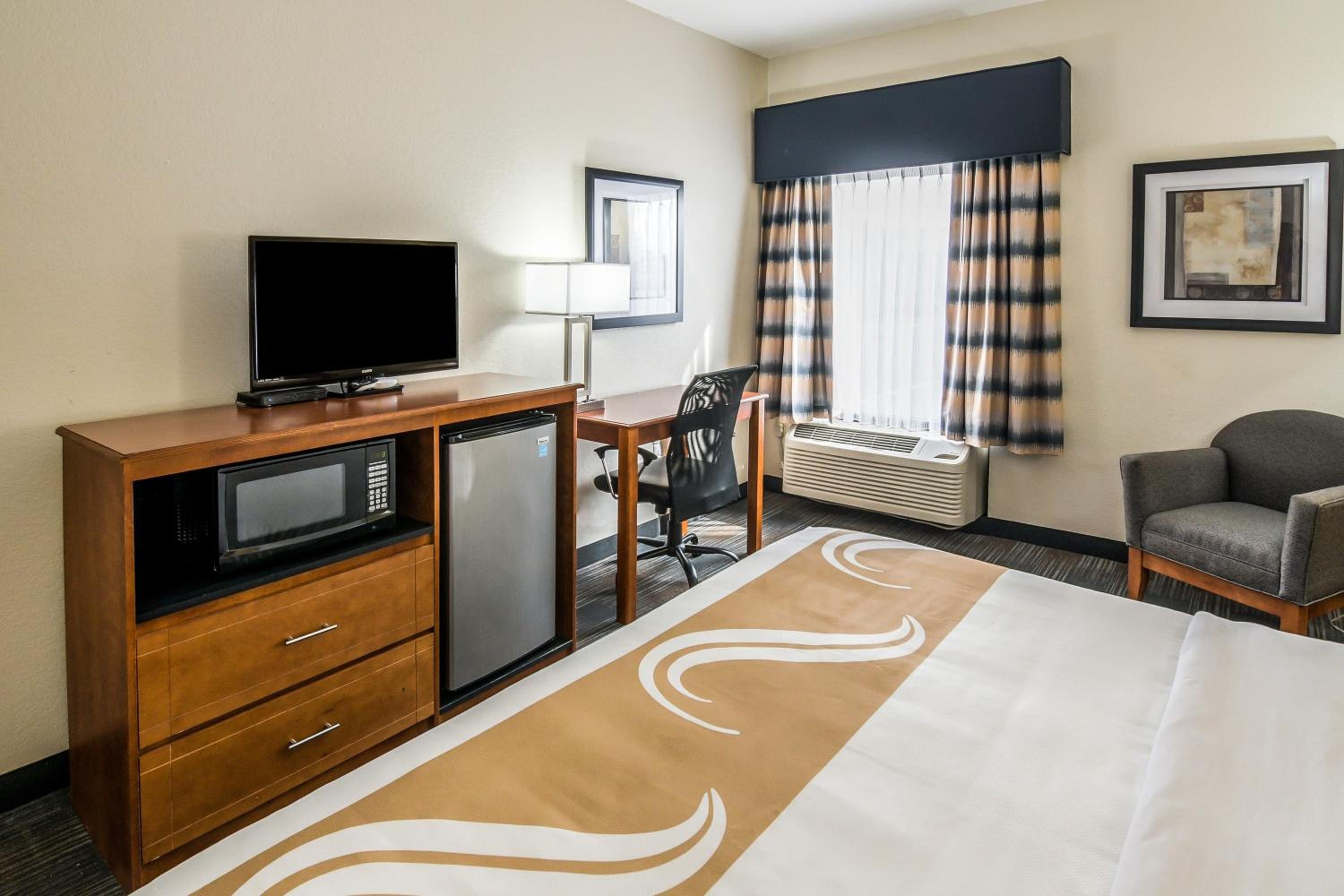 King Room - Accessible/Non-Smoking photo 1