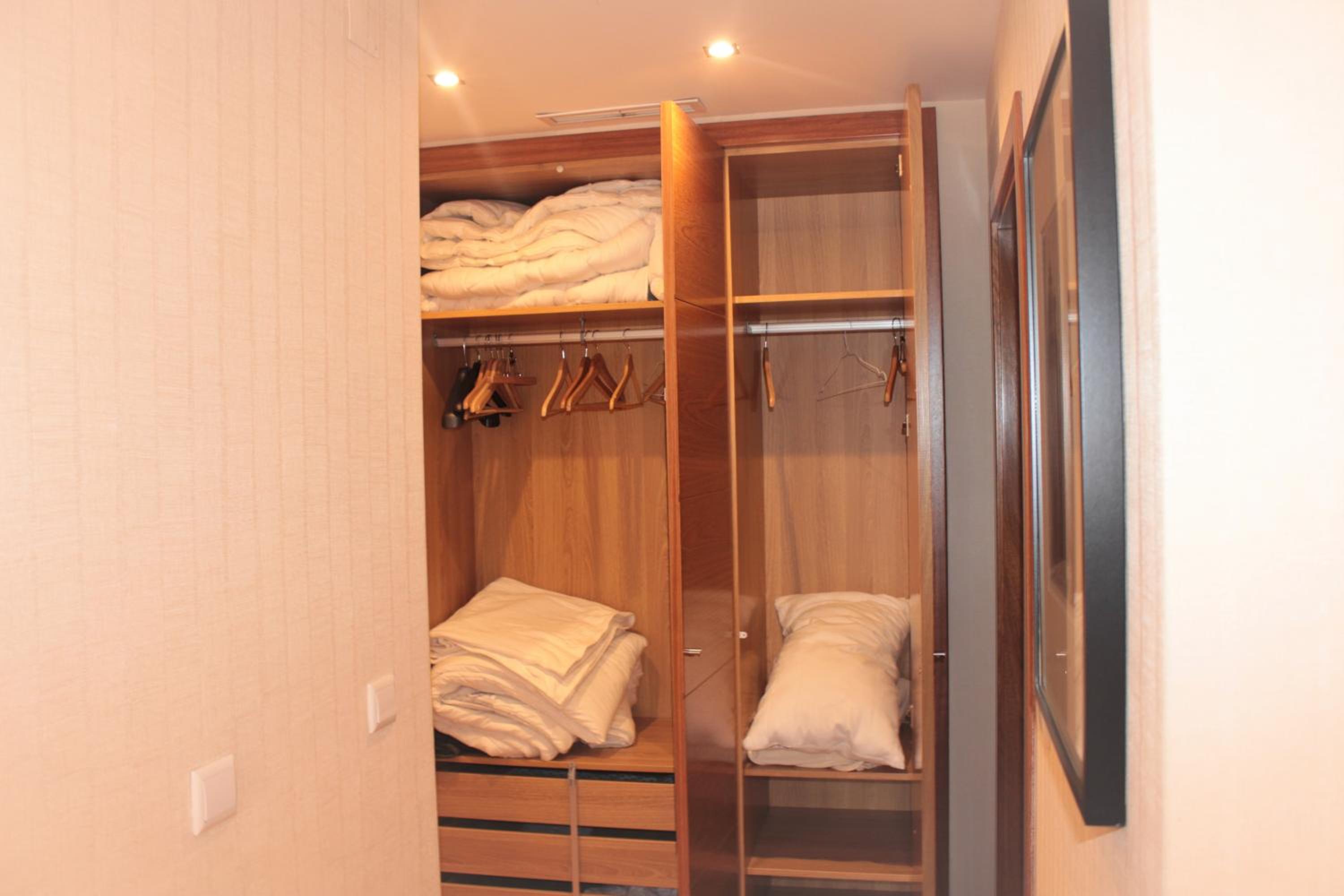 Deluxe Queen Suite - Photo 14
