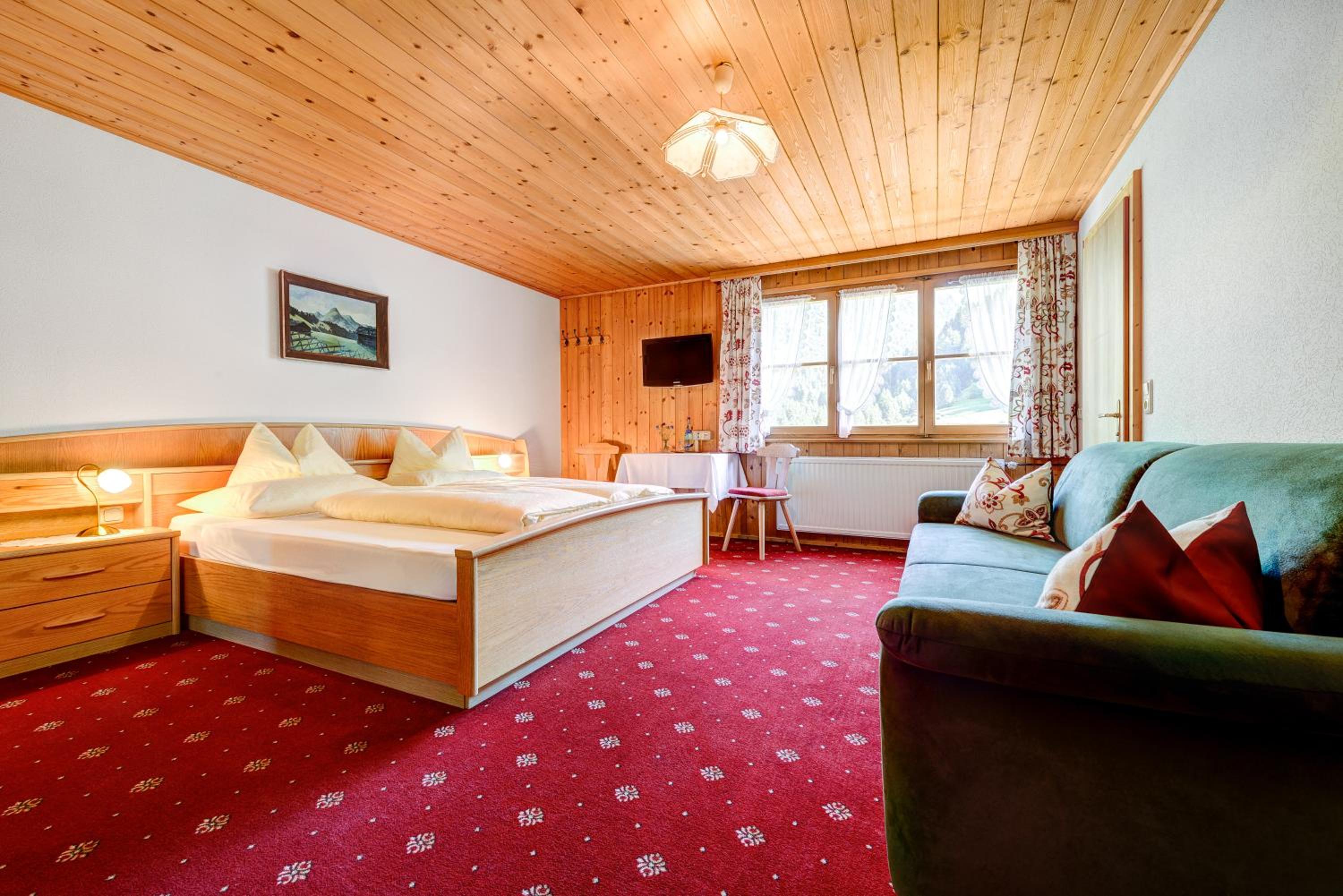 Double Room with Extra Bed photo 1