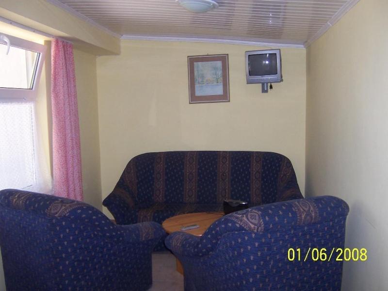 Chalet (5 Adults) - Photo 3