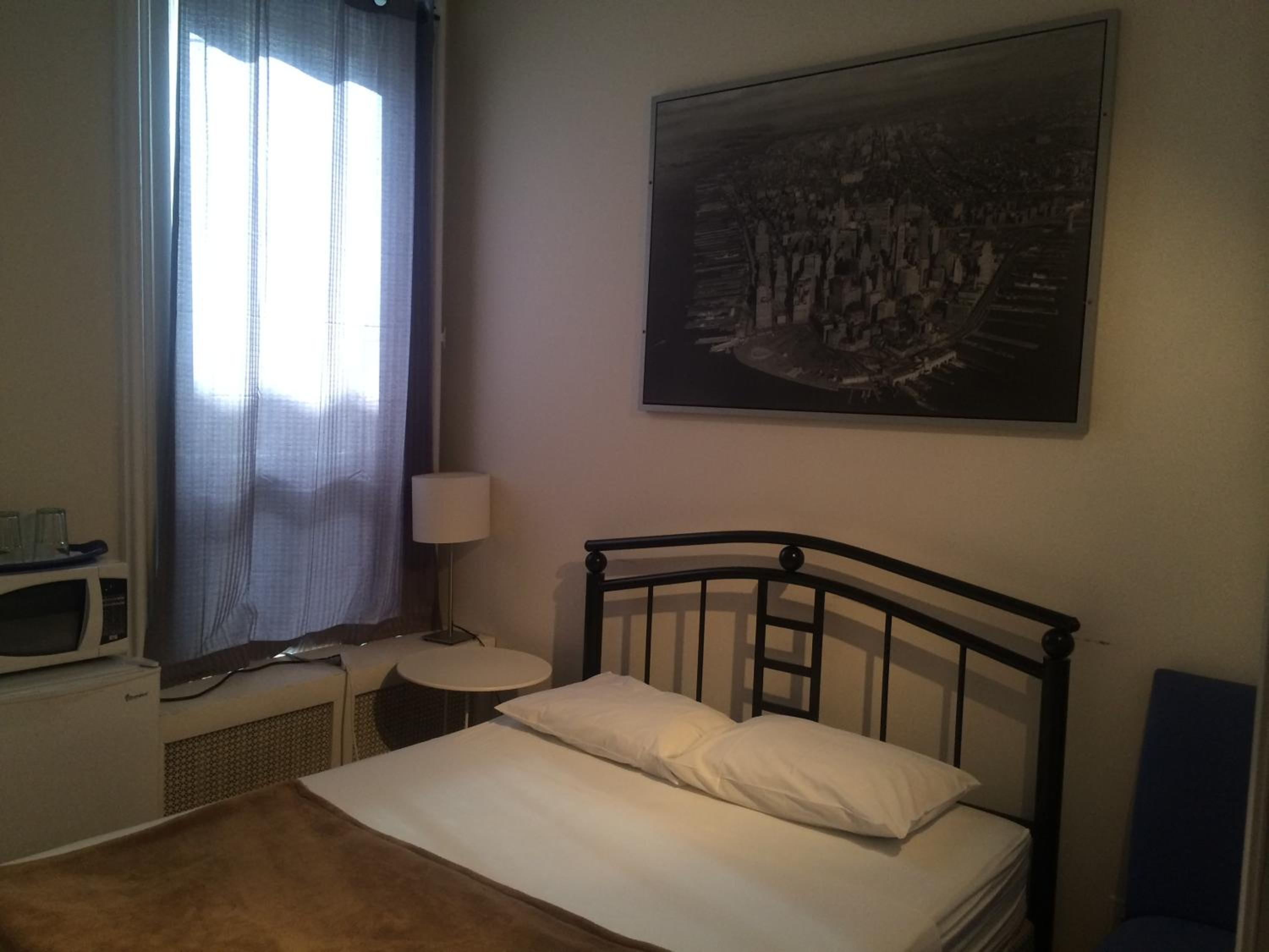Small Queen Room