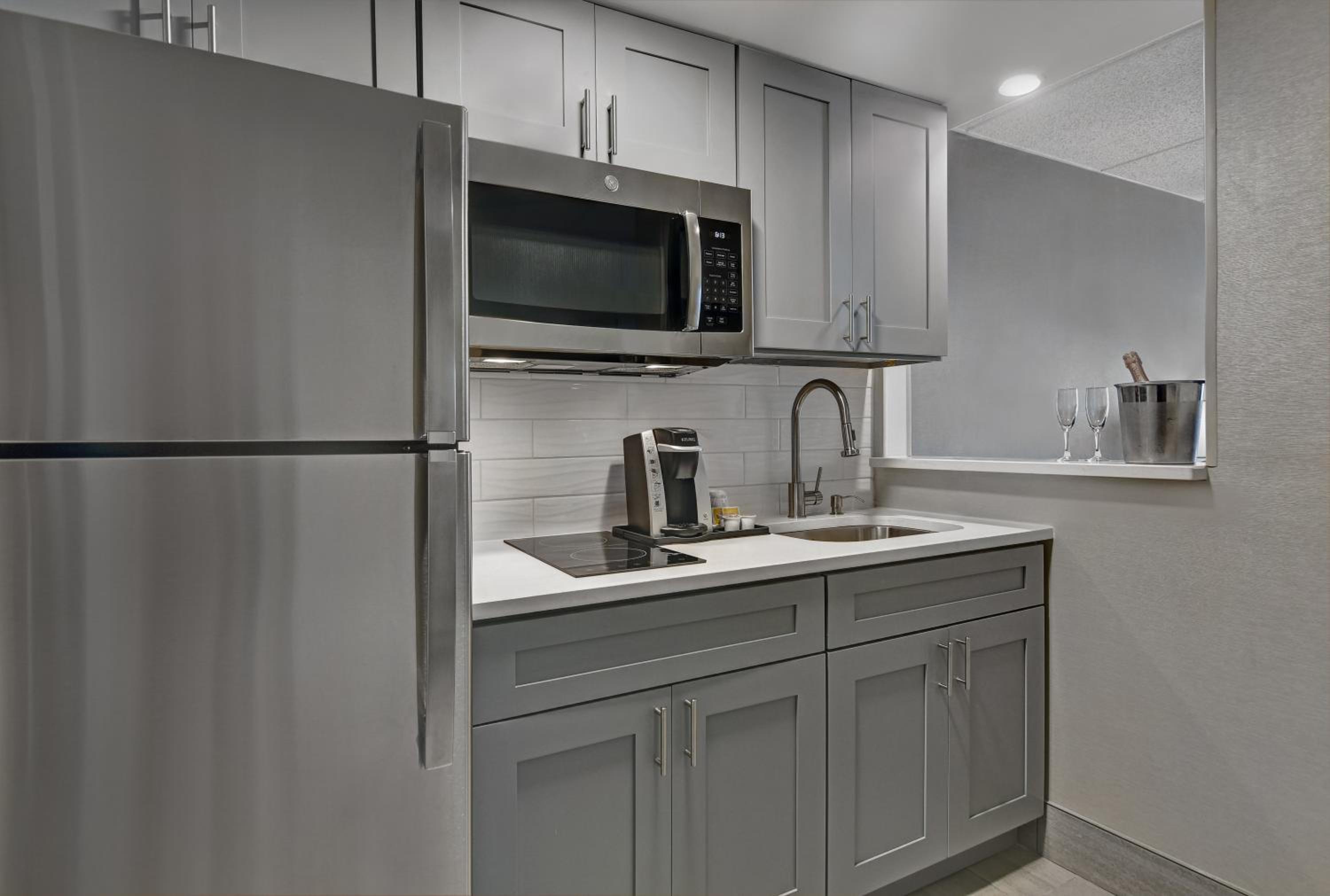 King Suite - Photo 2