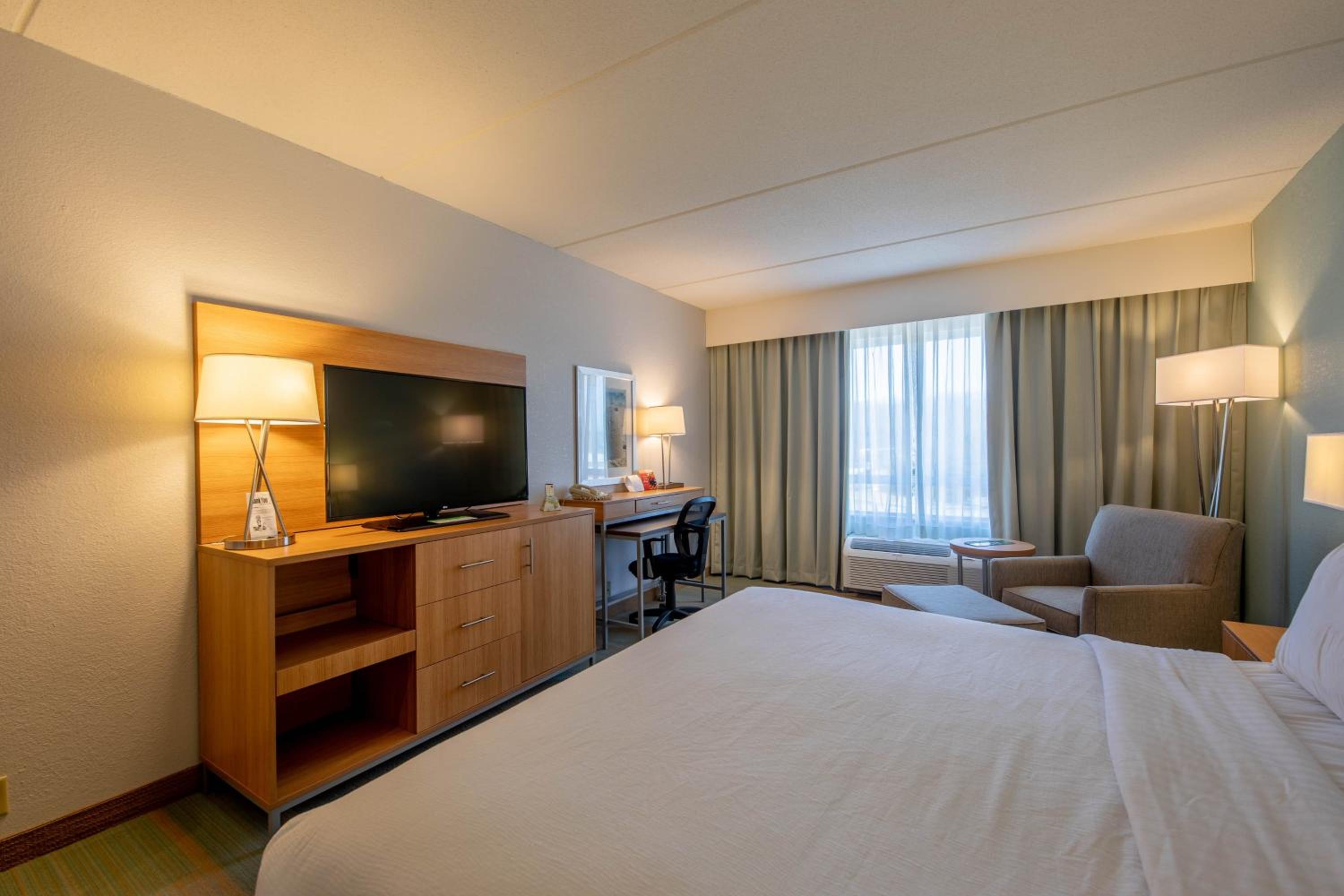 Leisure King Room - Non-Smoking - Photo 11