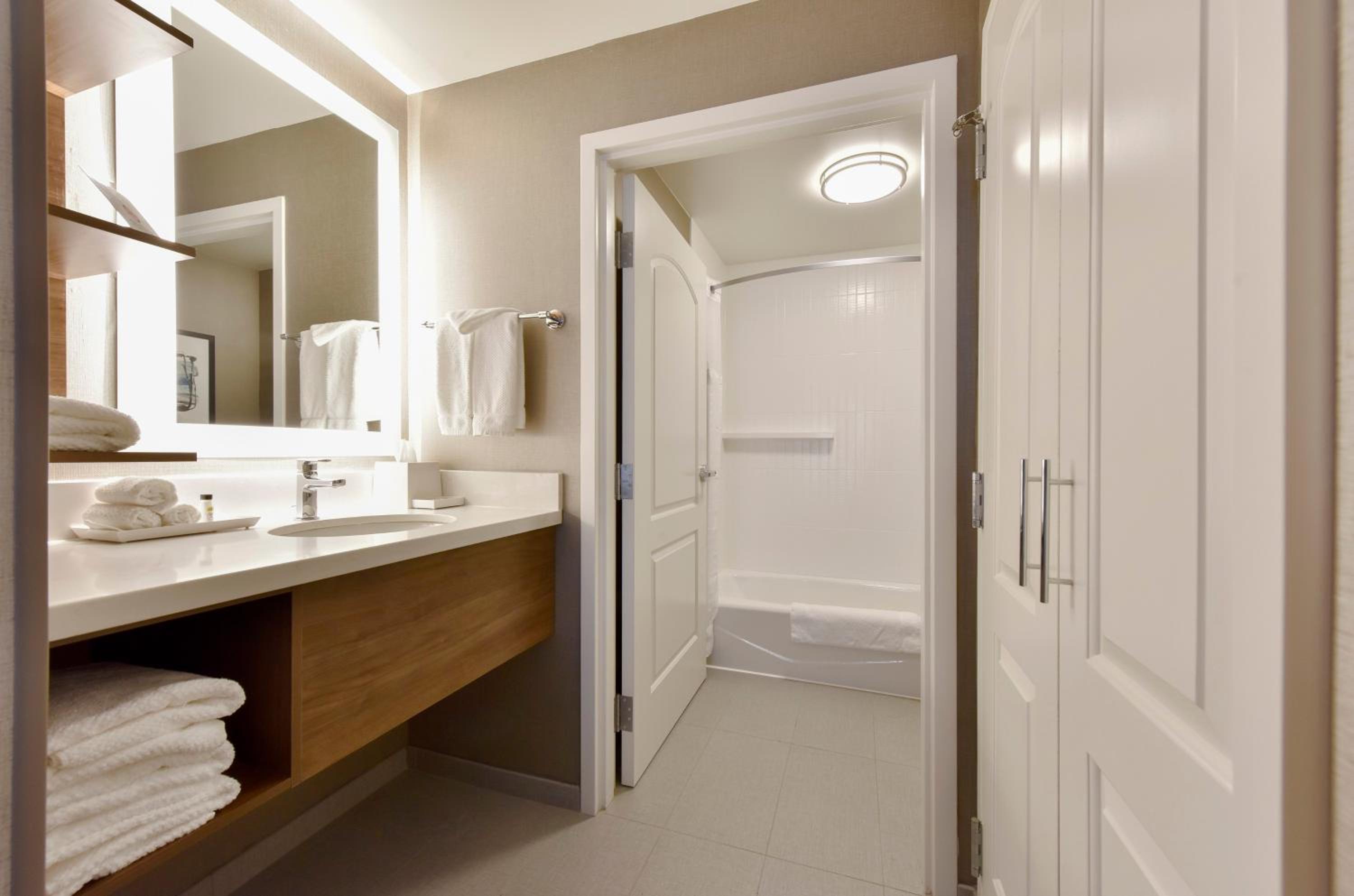 King Studio Suite - Photo 6