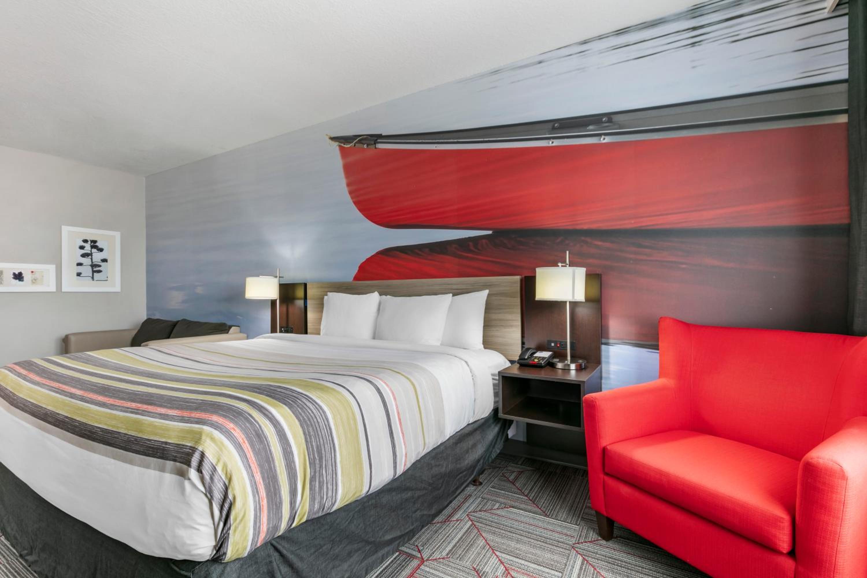 King Room with Accessible Tub - Accessible/Non-Smoking