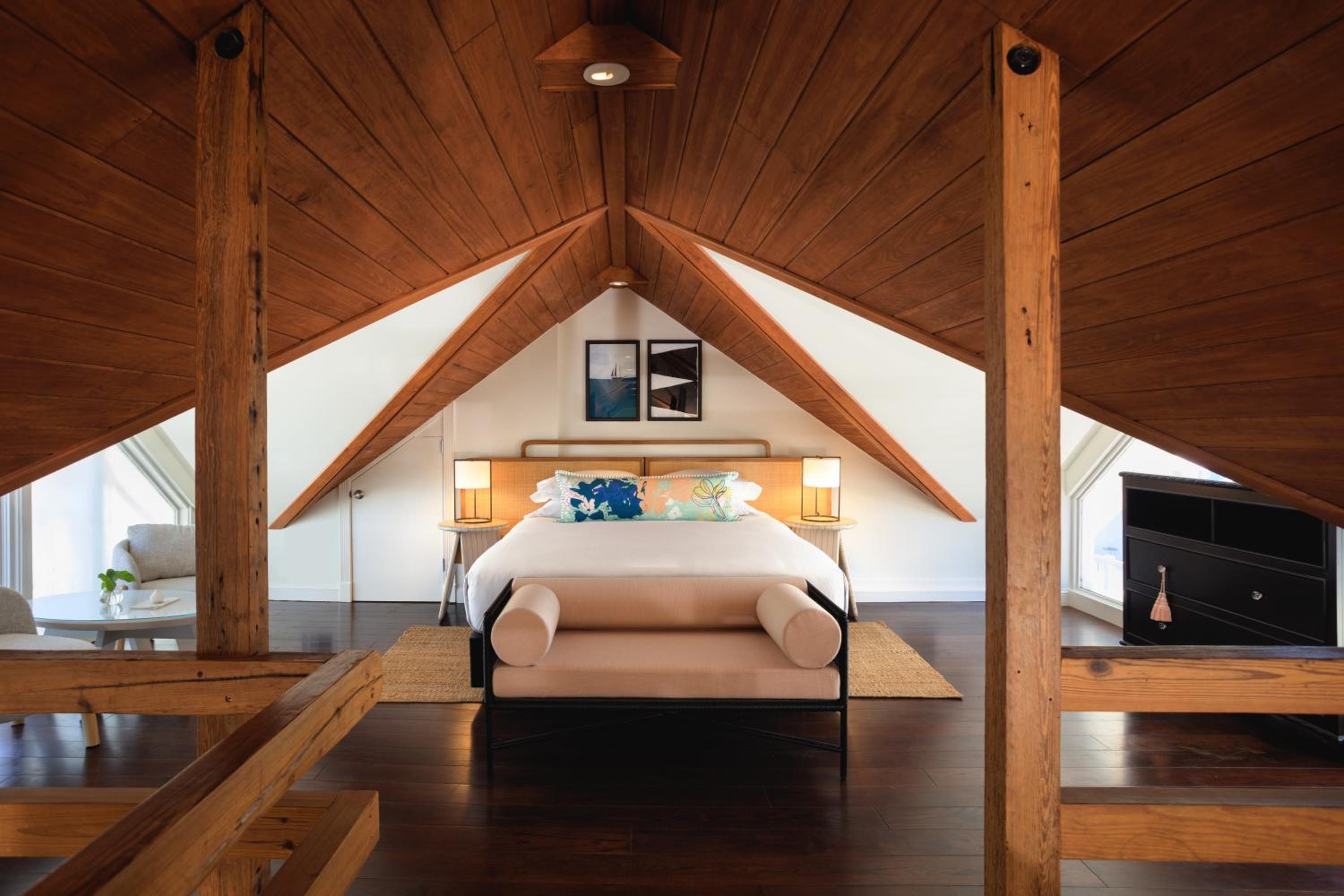 Hemingway King Suite - Photo 3