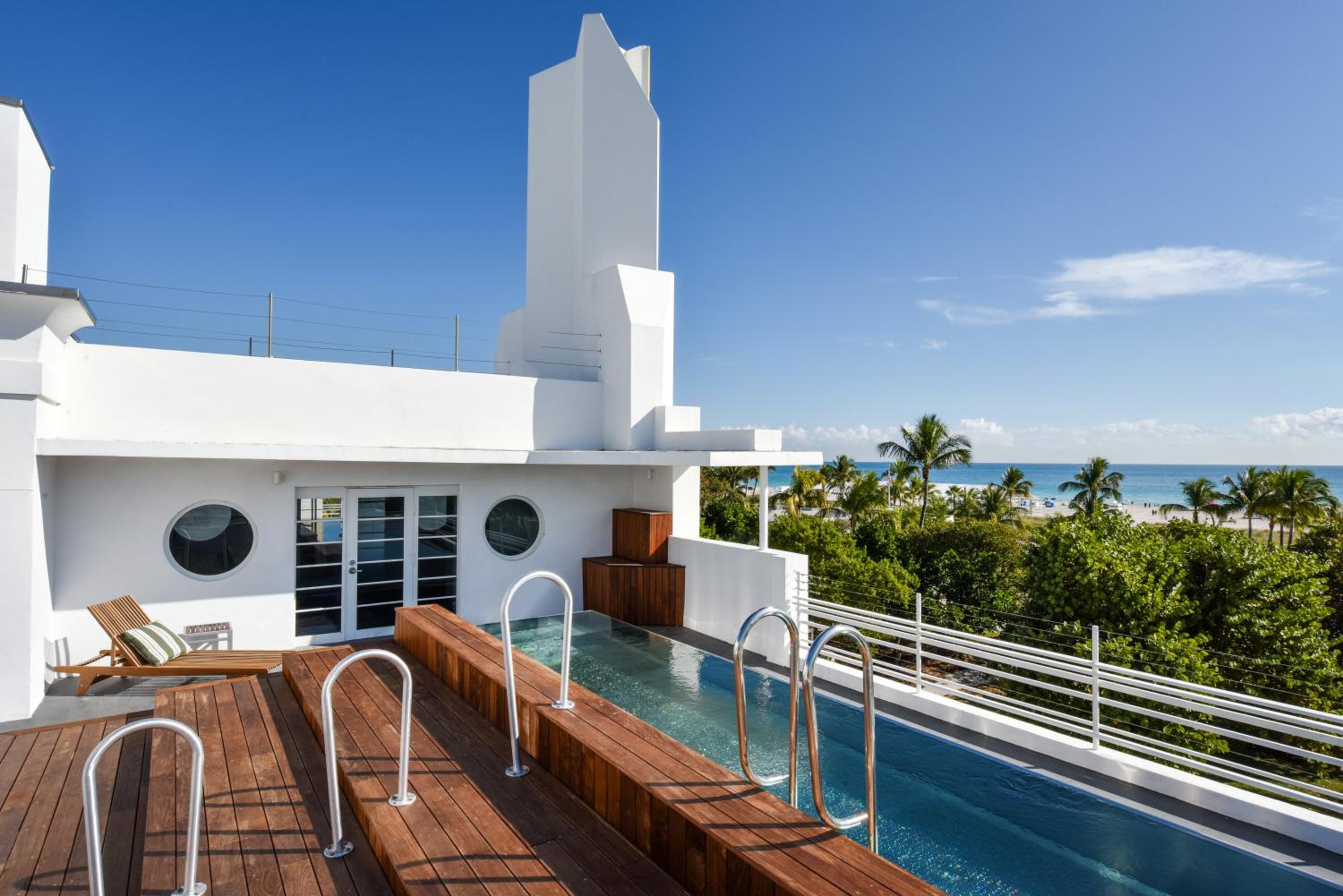 Penthouse Sunrise Suite with Ocean View photo 1