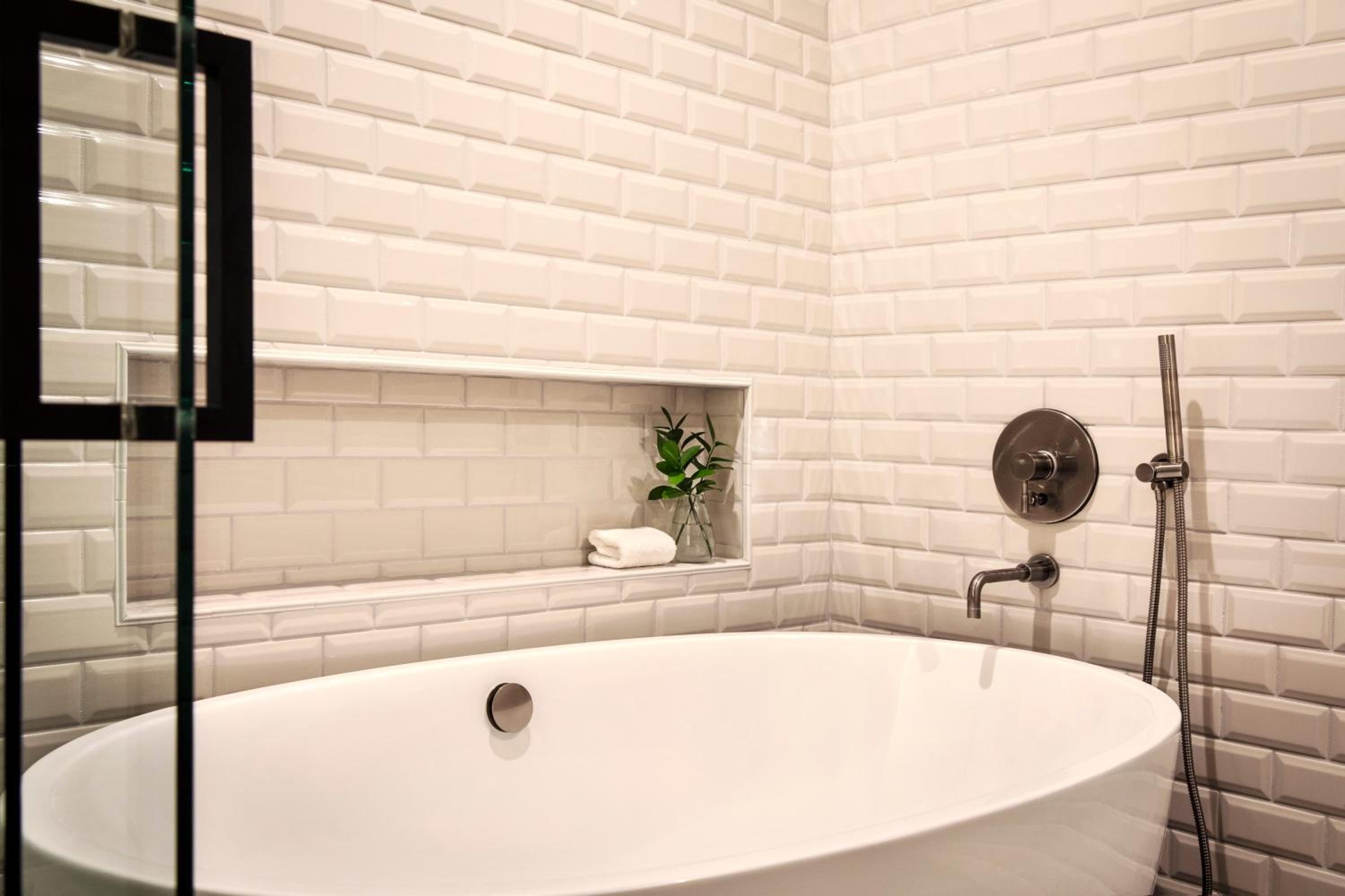 Luxury King Suite
