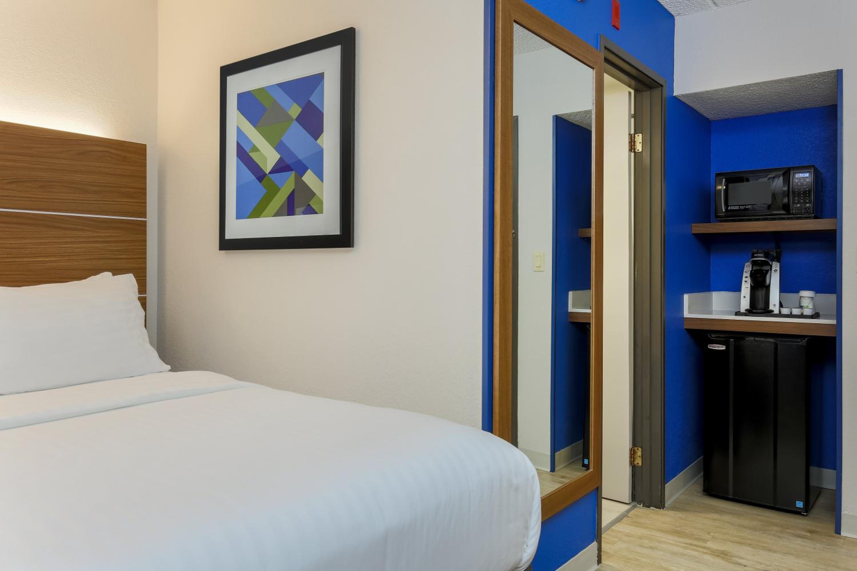 Standard Room - Photo 1