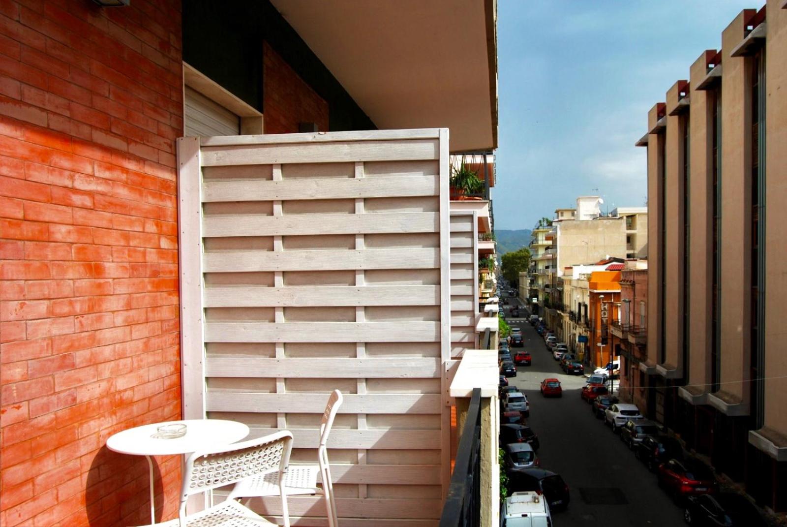 Deluxe Double Room with Balcony - Photo 7