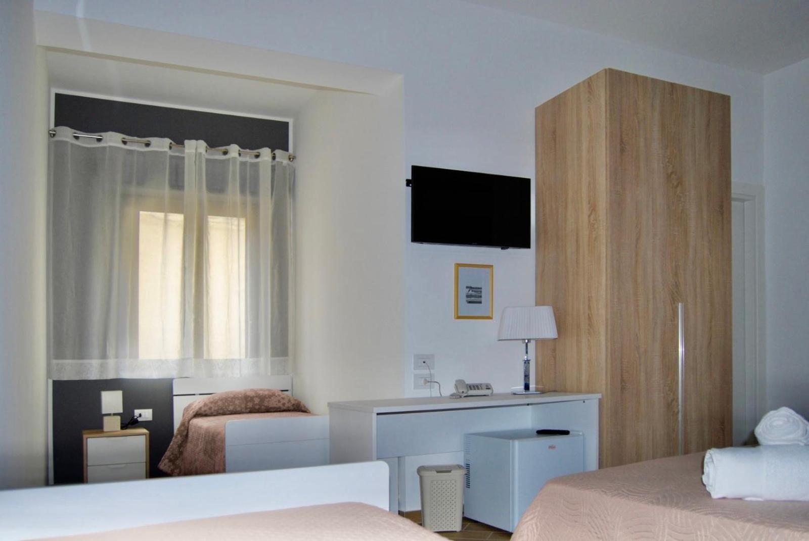 Deluxe Quadruple Room - Photo 1