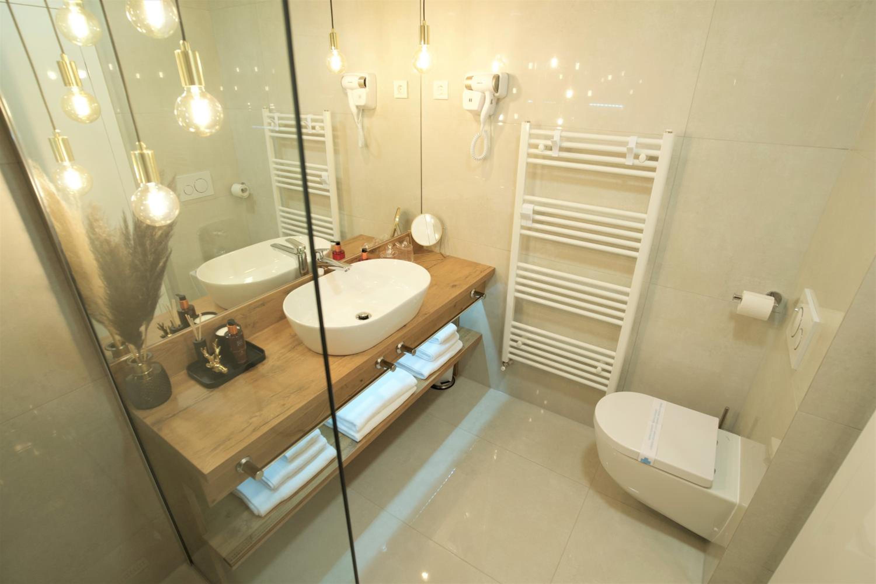 One-Bedroom Apartment - Photo 36