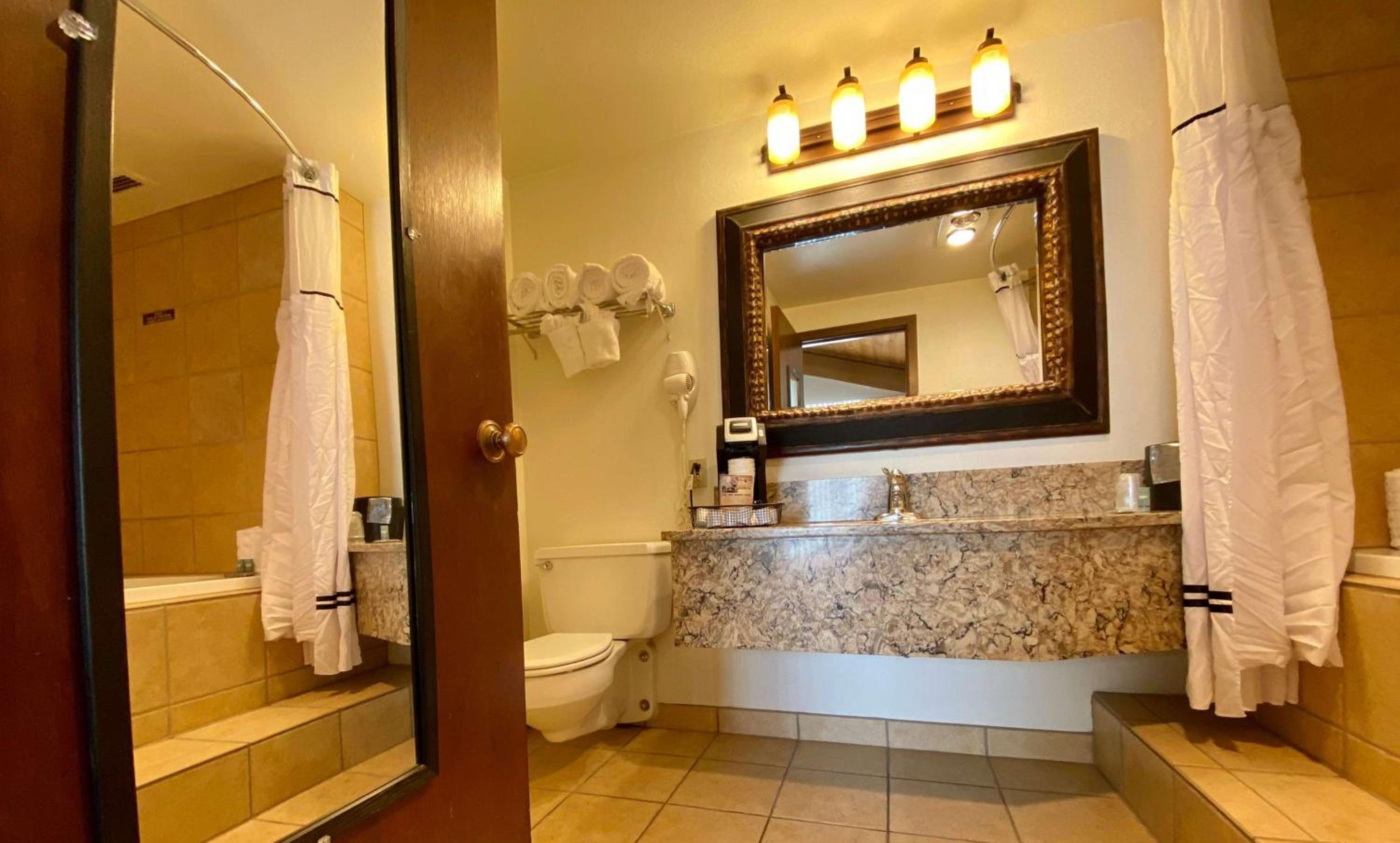 Oversize King Room with Jetted Tub - Photo 2