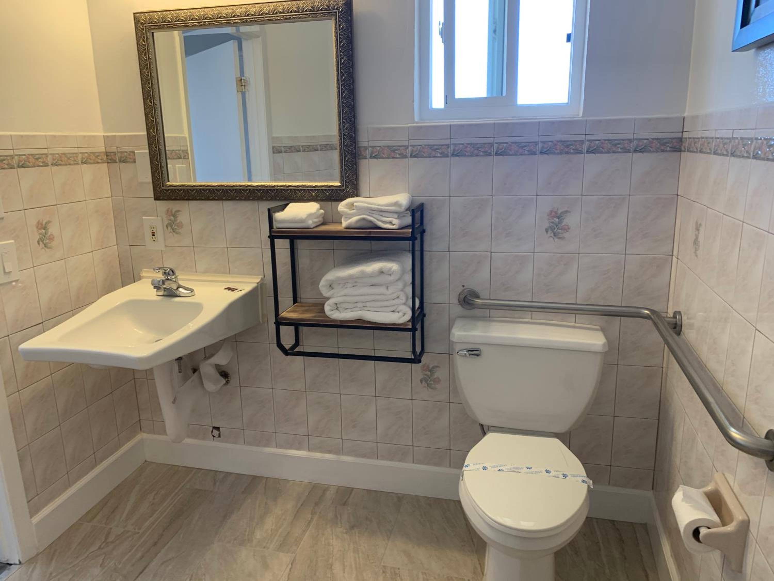 Travelers Inn, Billede 2