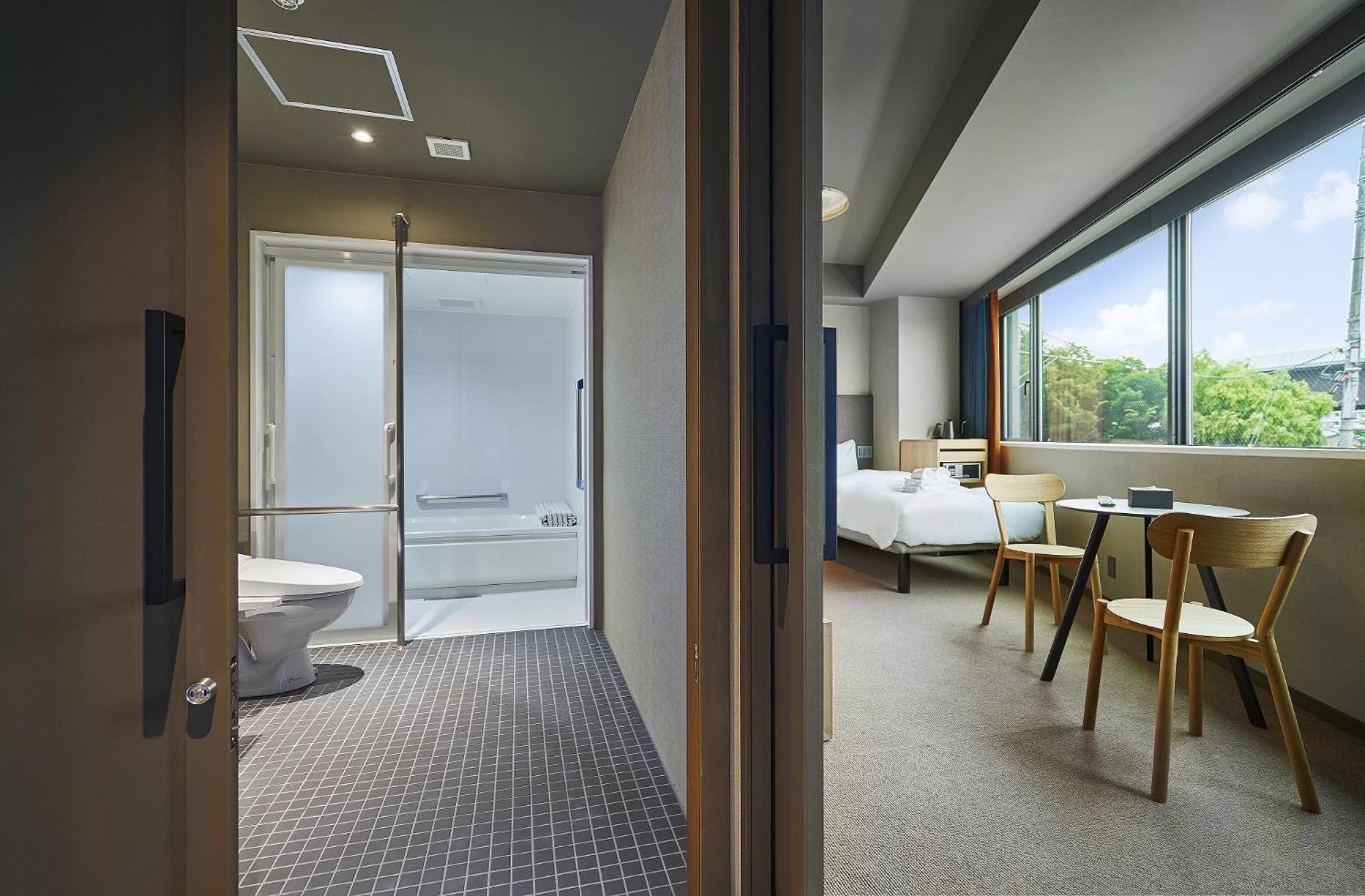Twin Room - Disability Access - Photo 4