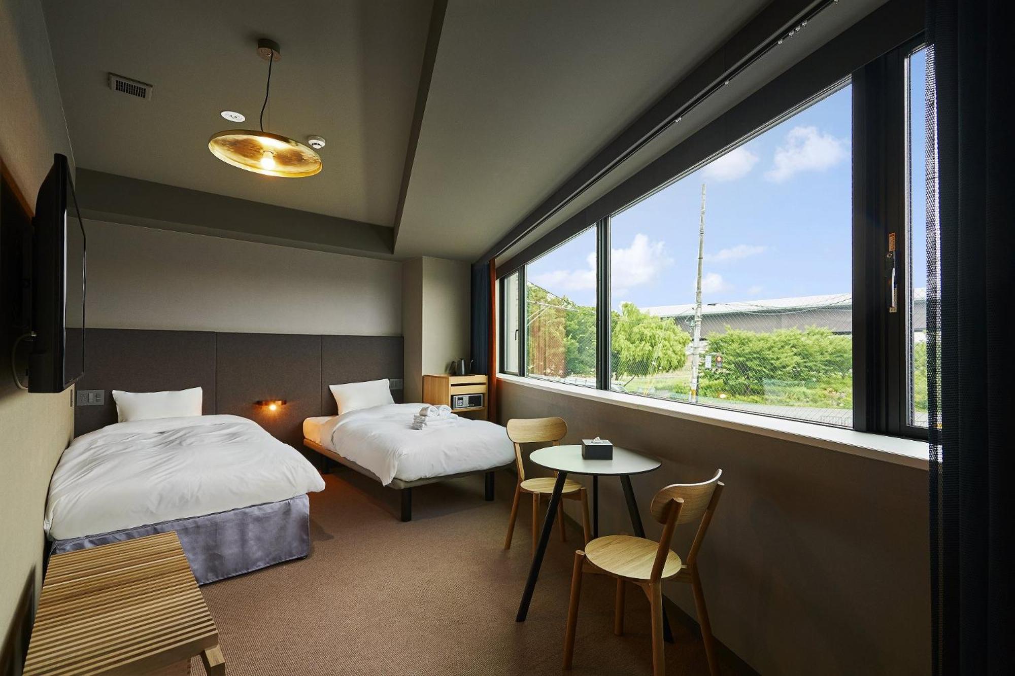 Twin Room - Disability Access - Photo 5