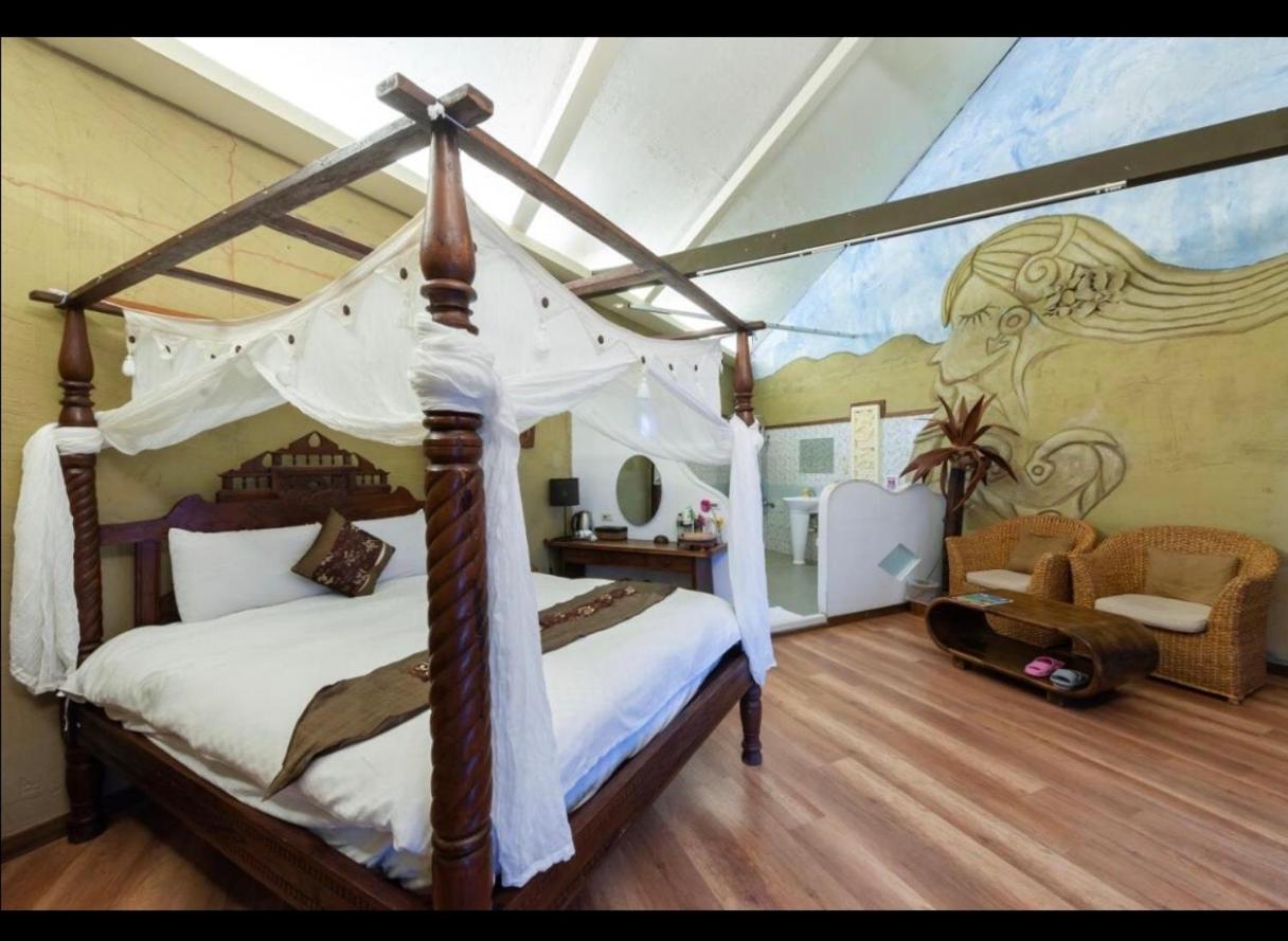 Queen Room