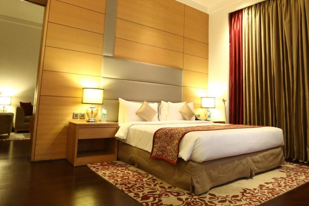 Suite with Pool View