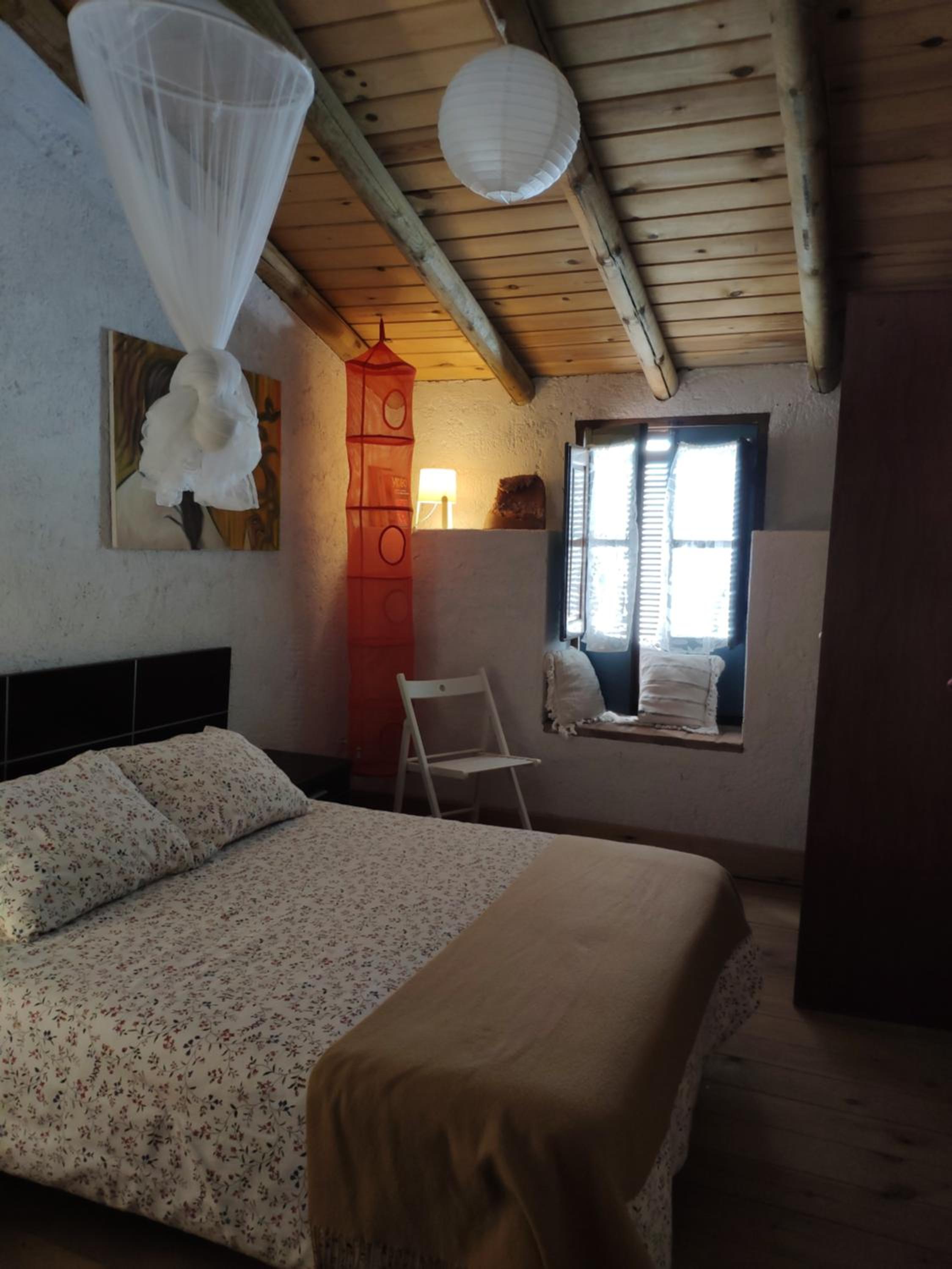 Two-Bedroom House - Photo 1