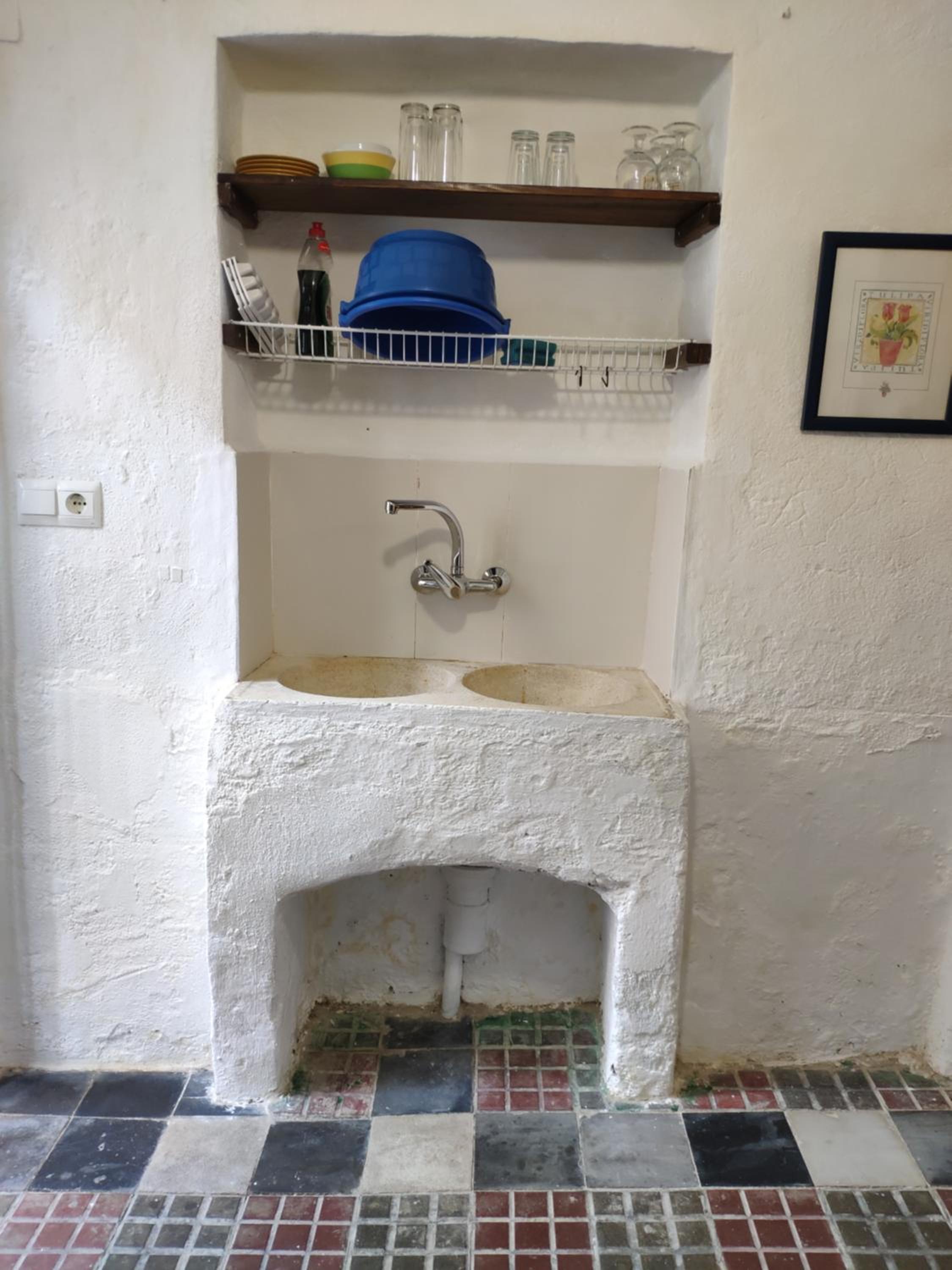 Two-Bedroom House - Photo 27