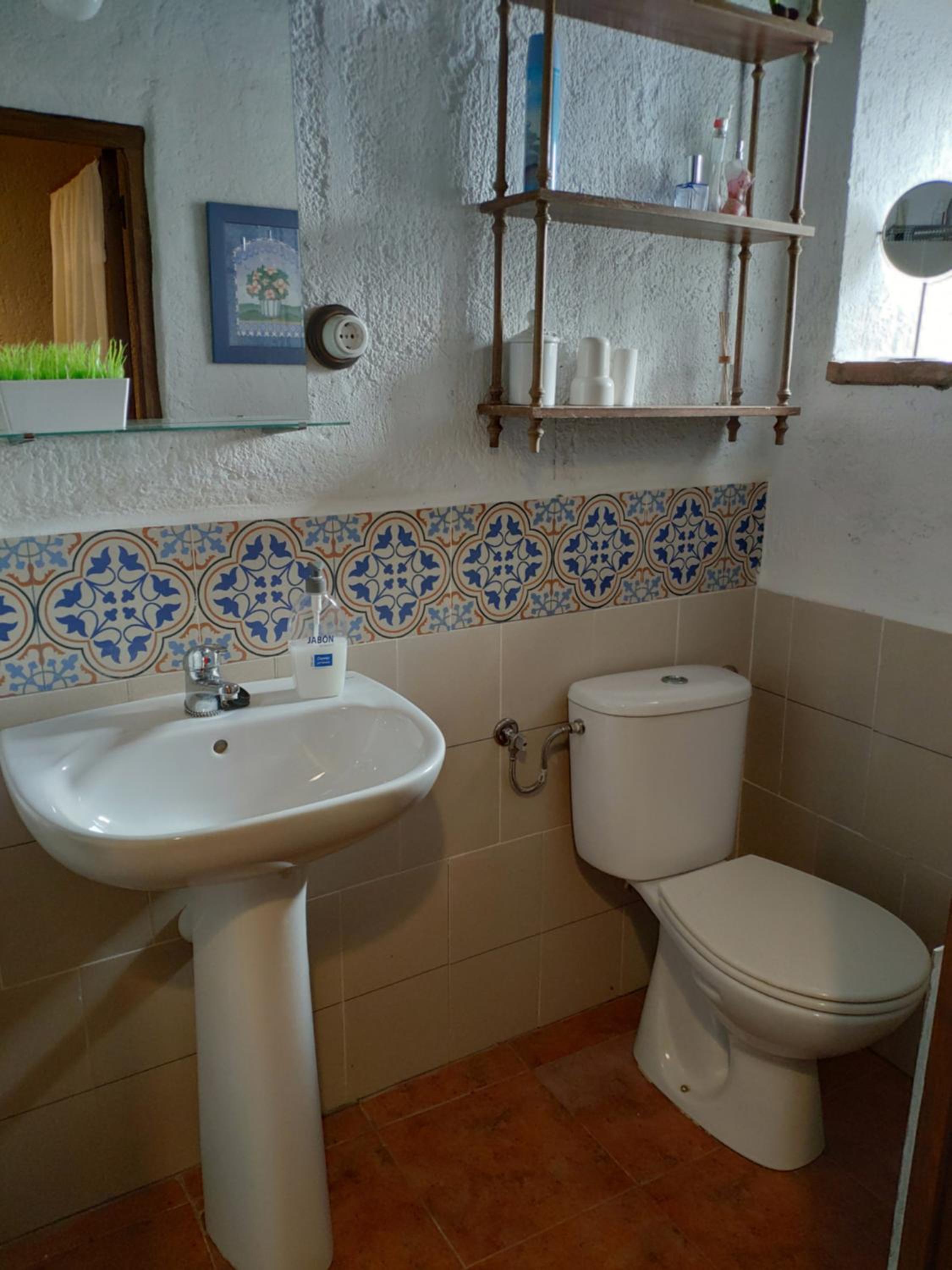 Two-Bedroom House - Photo 6
