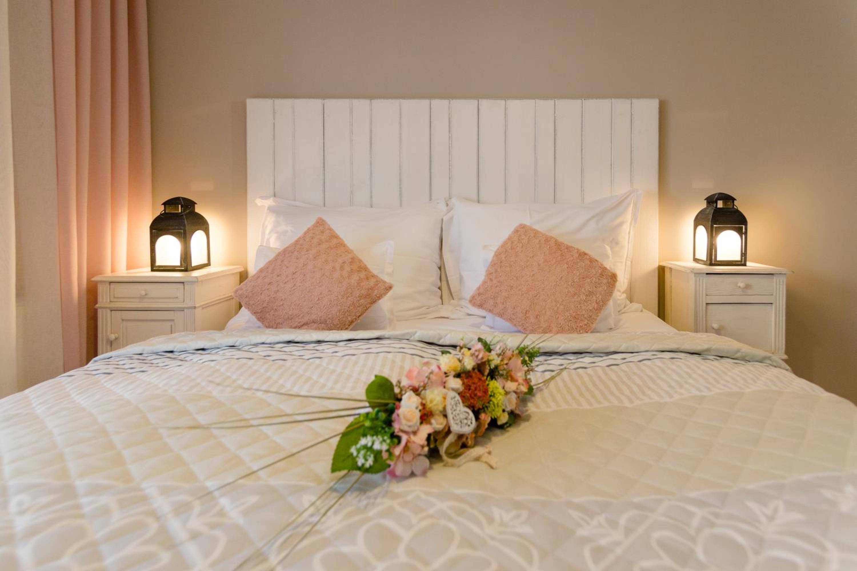 Double Room with Balcony - Photo 1