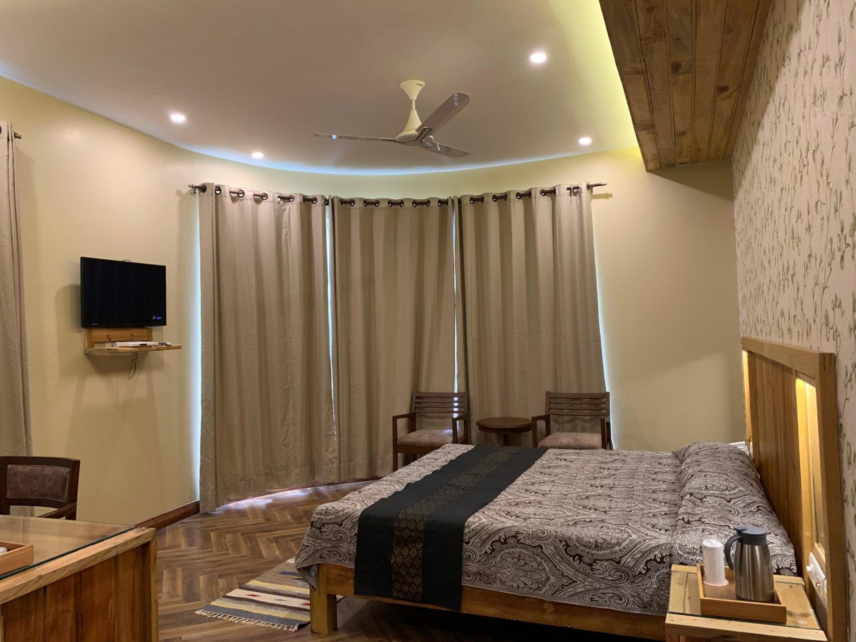 Super Deluxe Double Room photo 2
