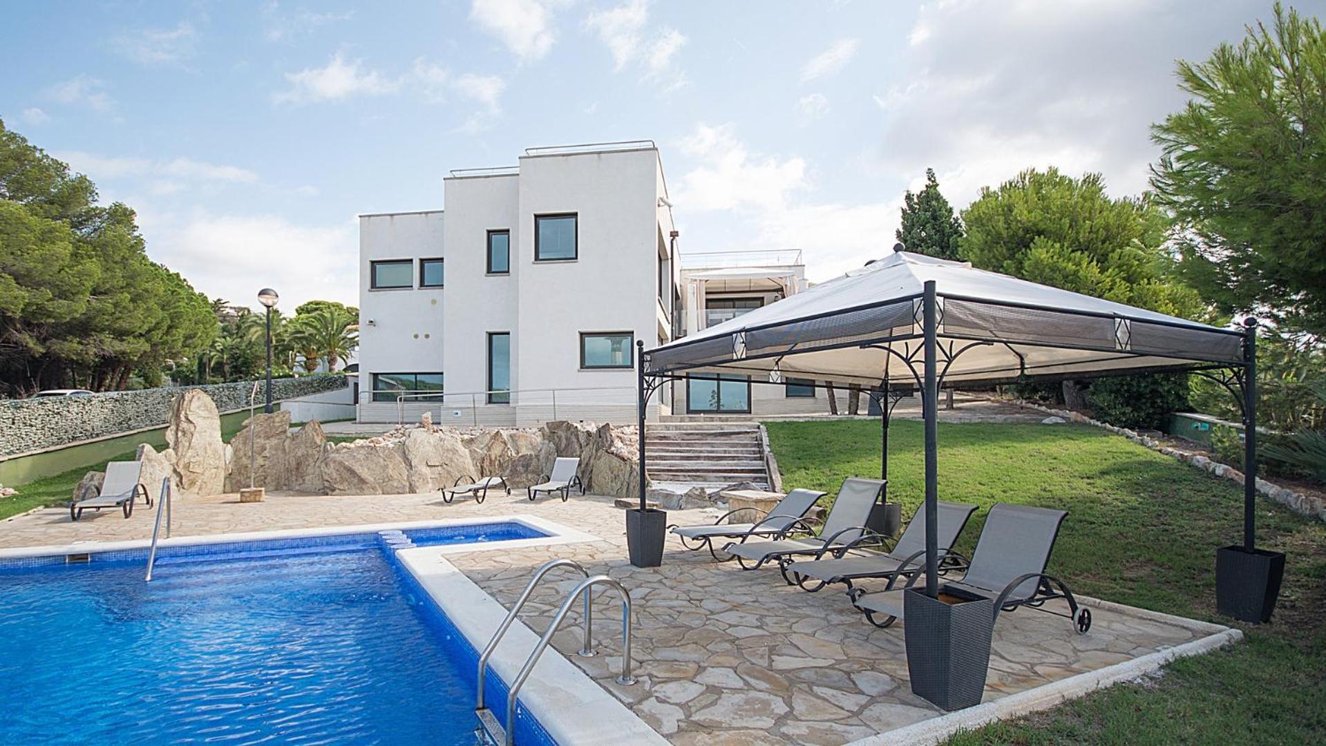 Villa photo 3