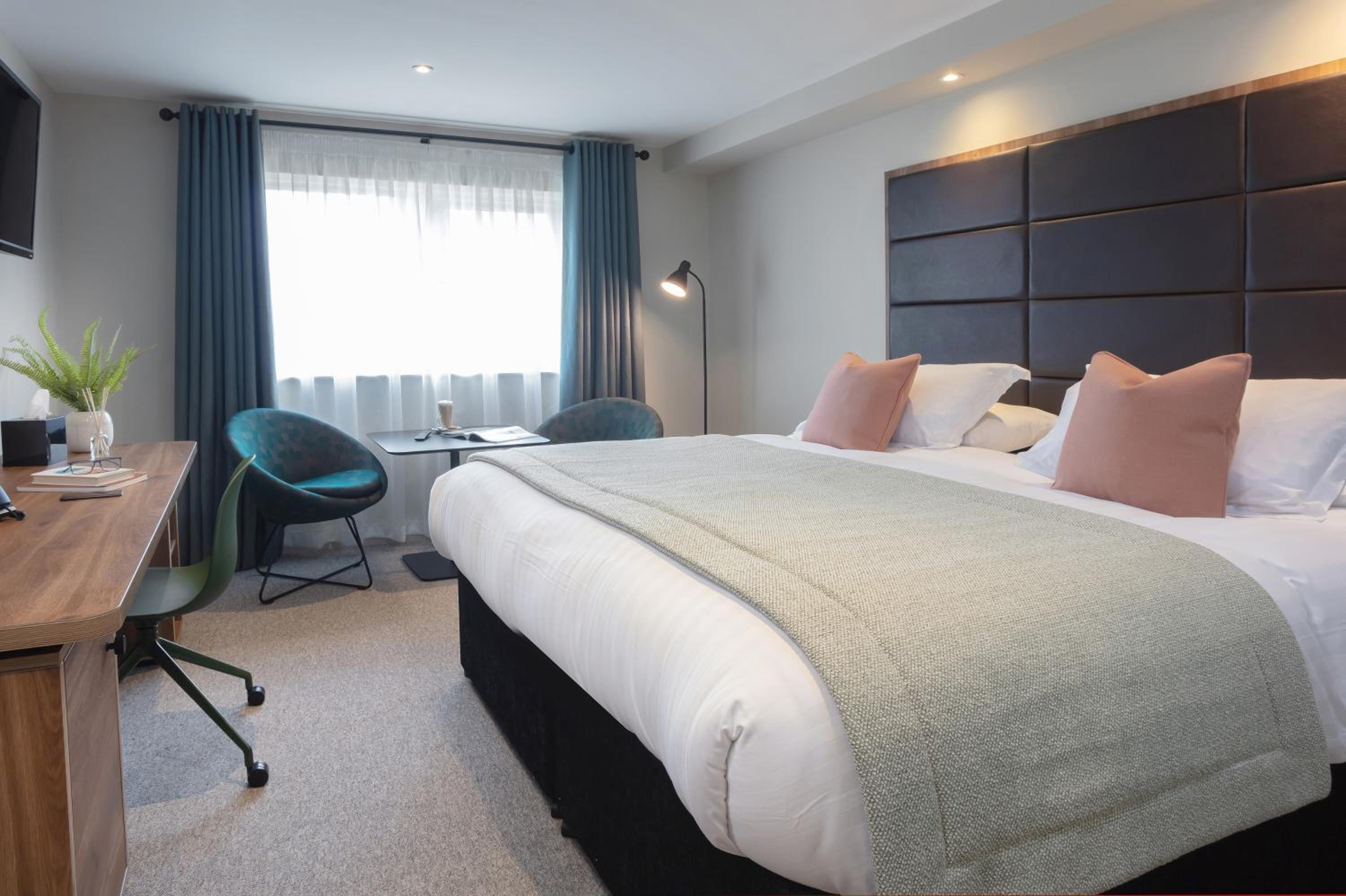 Standard King Room photo 2