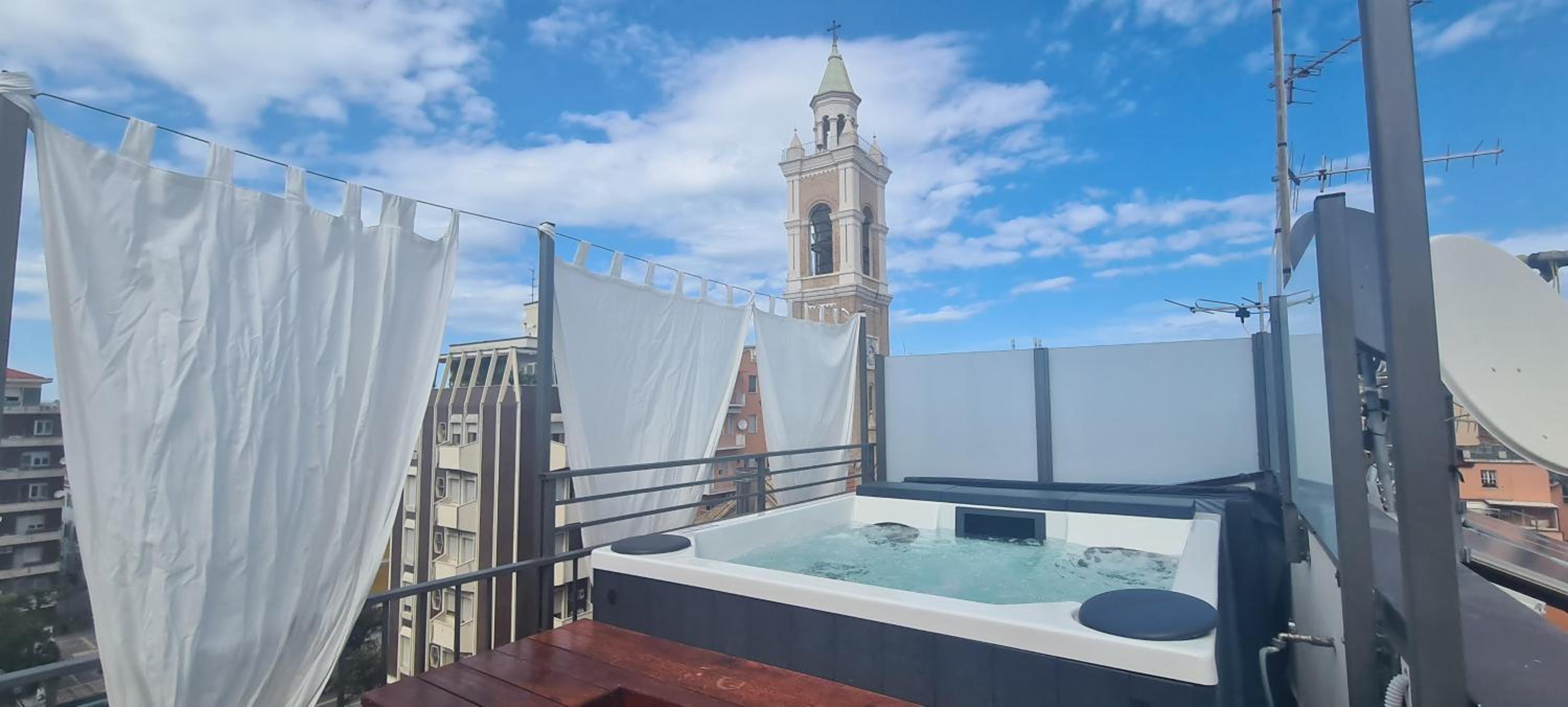Double Room with Balcony - Photo 20