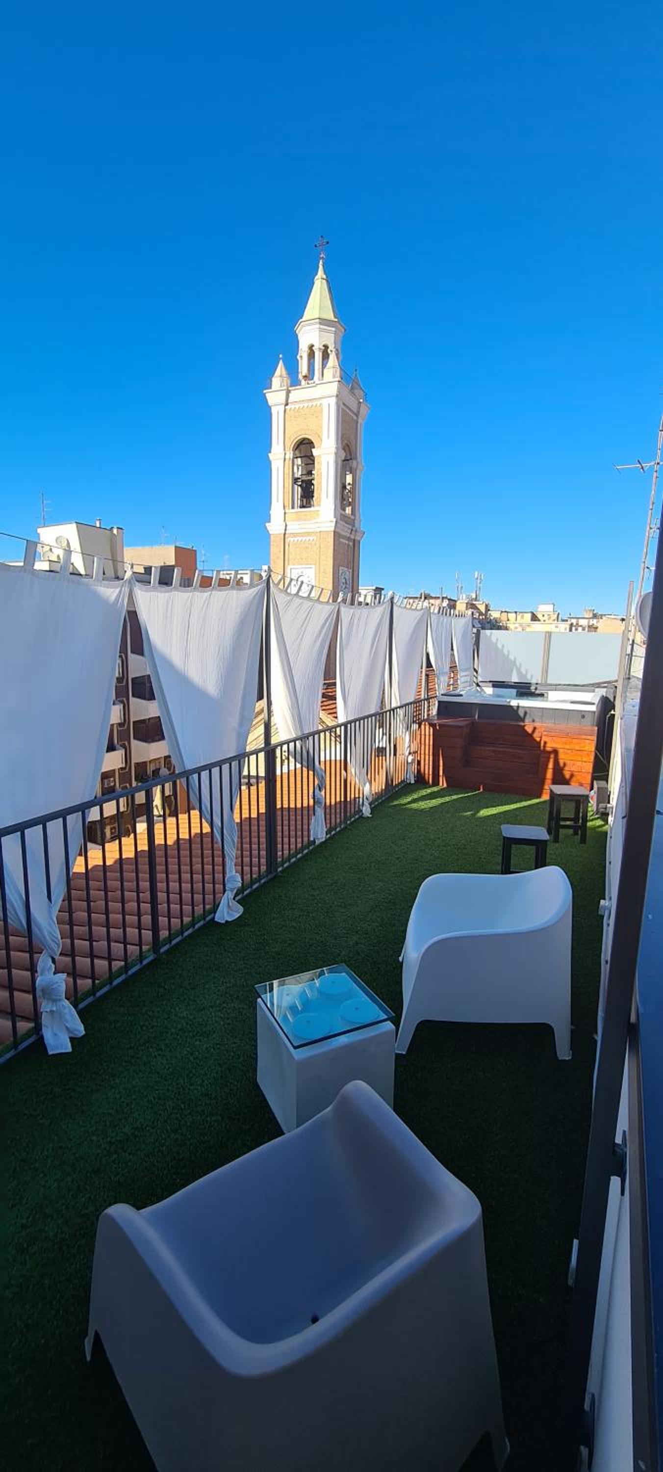 Double Room with Balcony - Photo 14