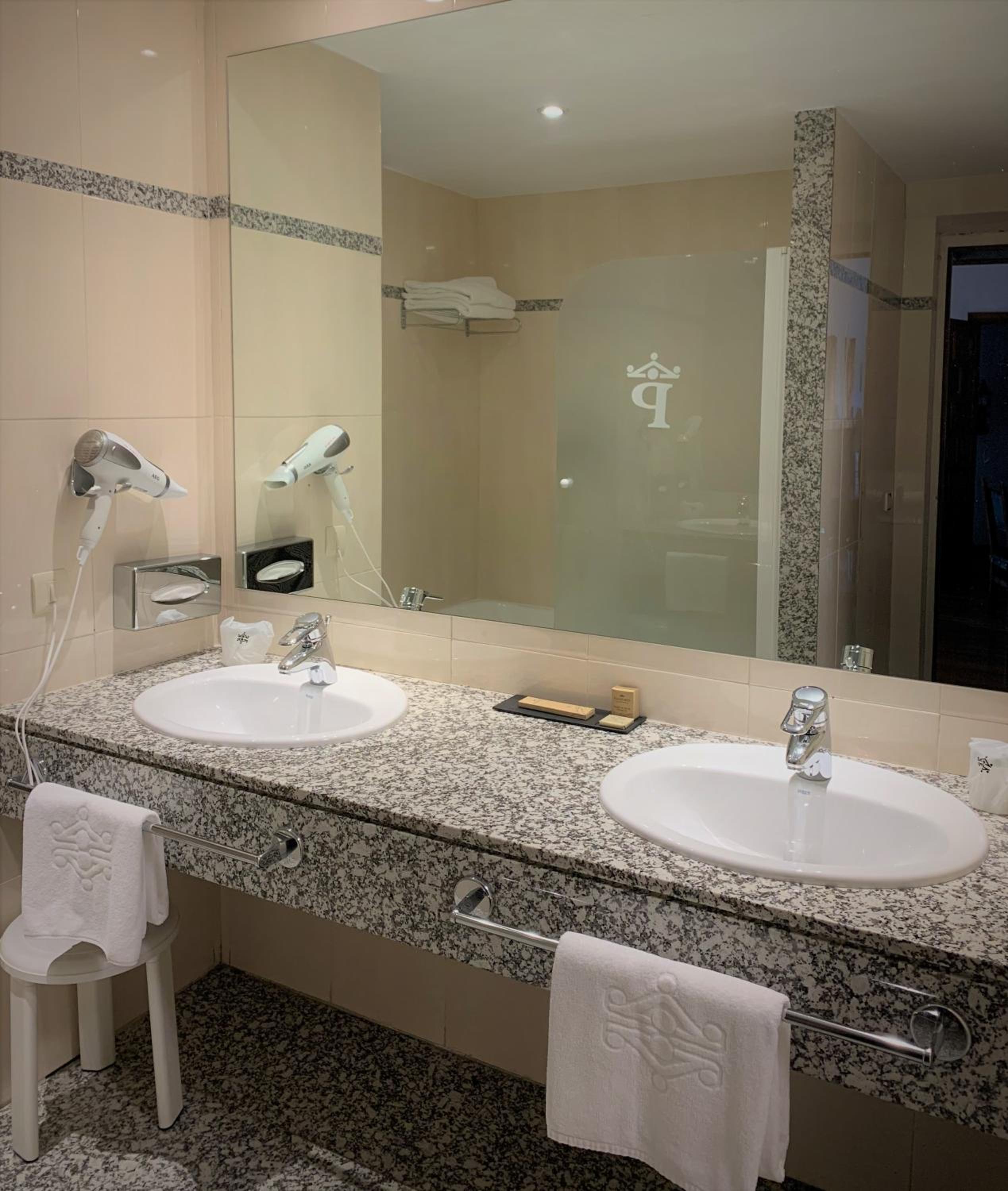 Junior Suite - Photo 26